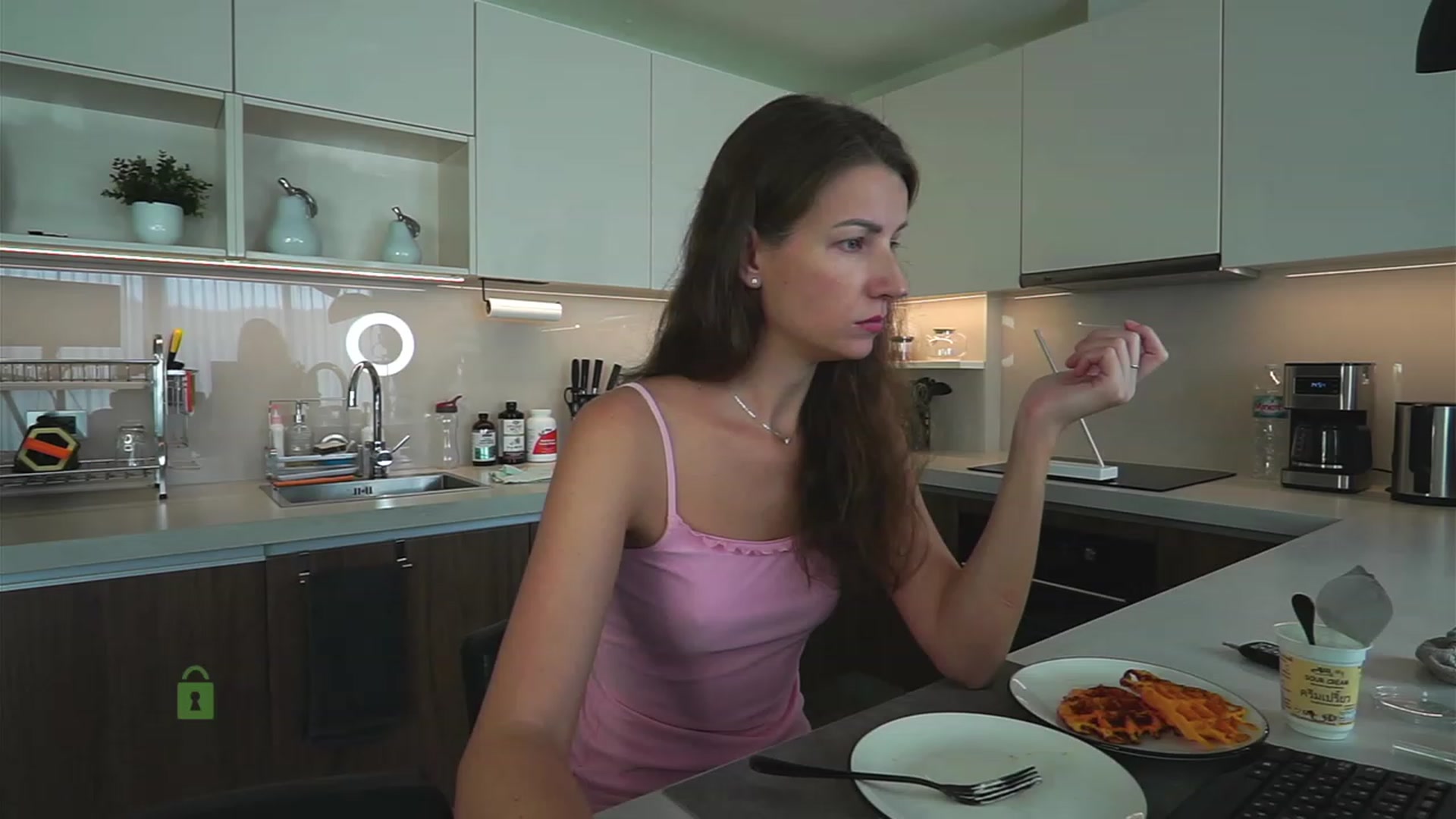 Gallery image thumbnail from Anna_Shine89's myfreecams stream on, 07/16/2023, 09:08 image 6 of 20