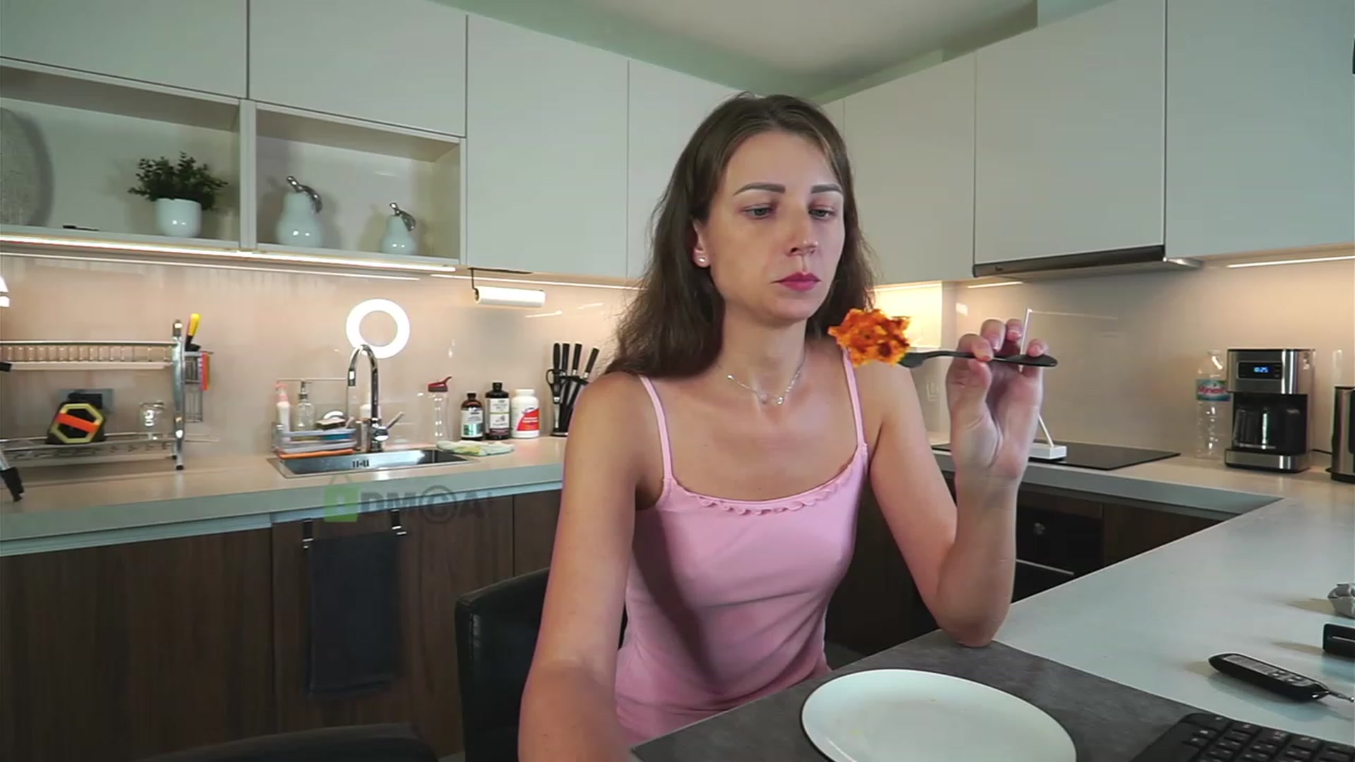 Gallery image thumbnail from Anna_Shine89's myfreecams stream on, 07/16/2023, 11:41 image 14 of 20