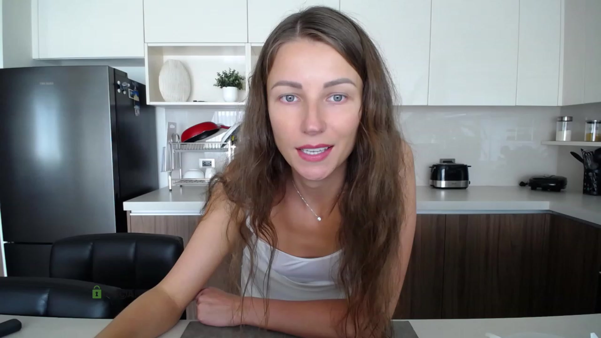 Gallery image thumbnail from Anna_Shine89's myfreecams stream on, 09/18/2023, 10:25 image 5 of 20