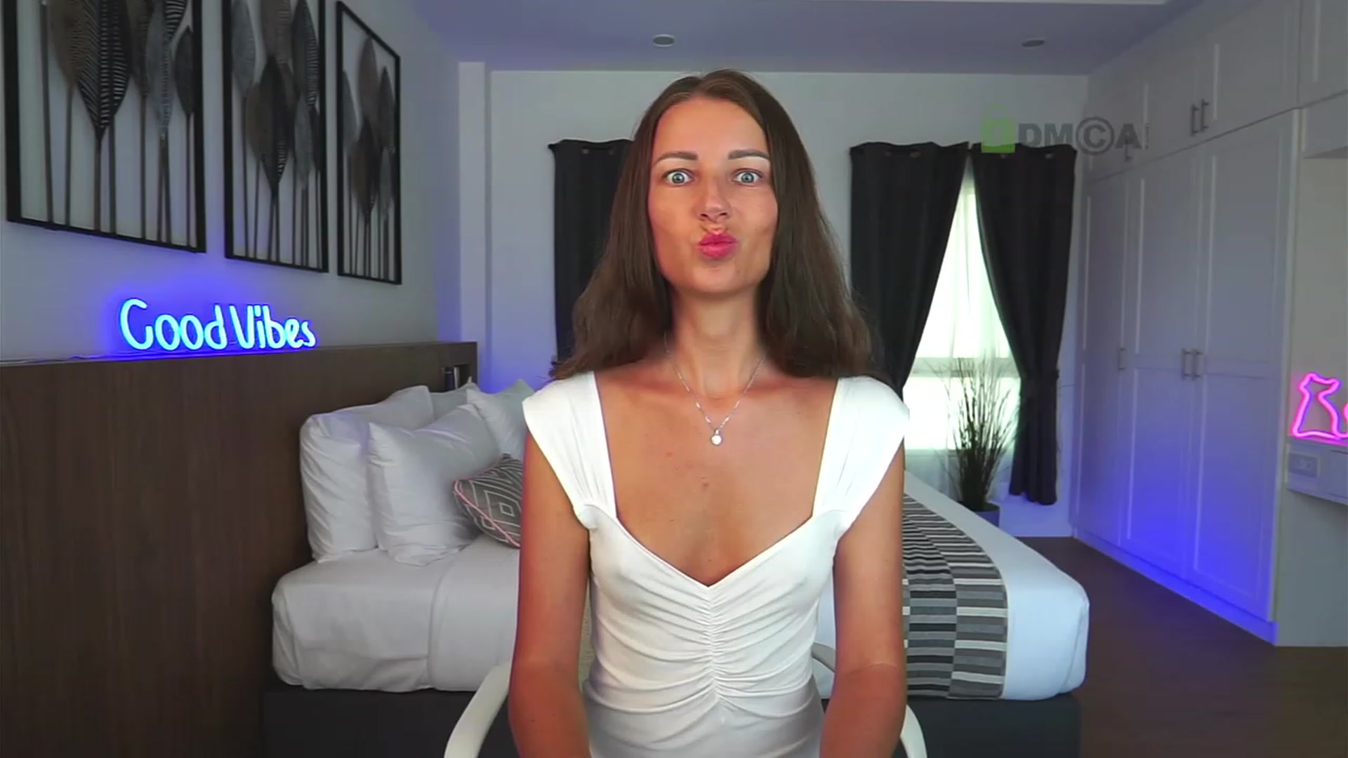 Gallery image thumbnail from Anna_Shine89's myfreecams stream on, 03/16/2024, 08:13 image 19 of 20