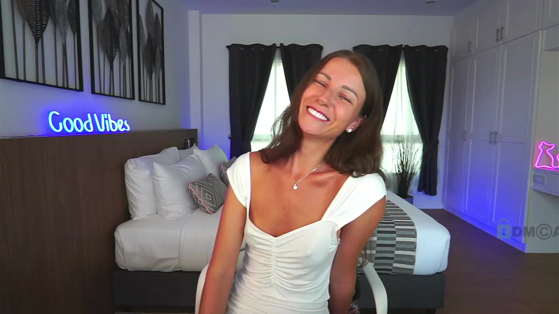 Gallery image thumbnail from Anna_Shine89's myfreecams stream on, 03/16/2024, 09:56 image 16 of 20