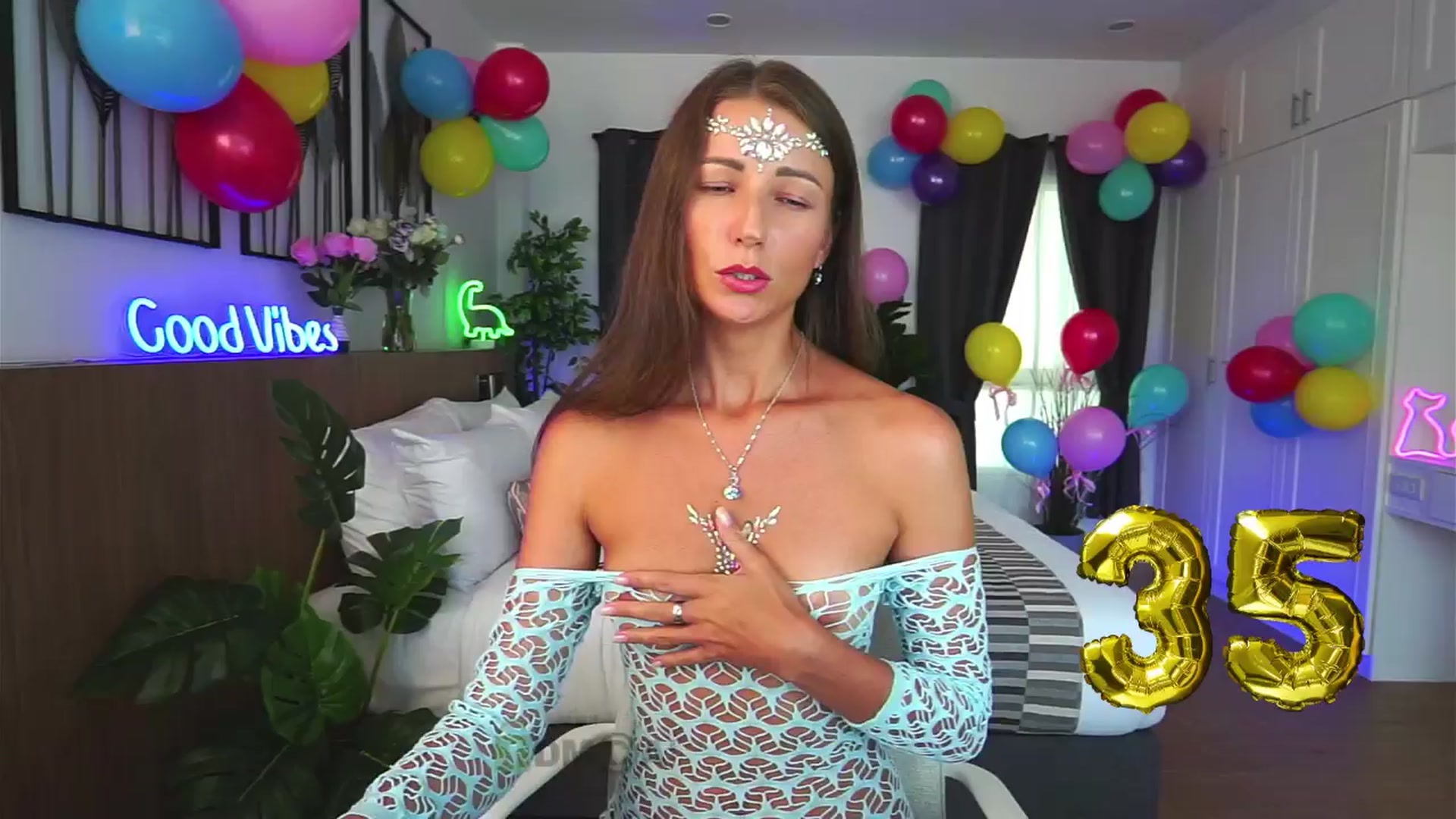 Gallery image thumbnail from Anna_Shine89's myfreecams stream on, 03/26/2024, 09:46 image 3 of 20