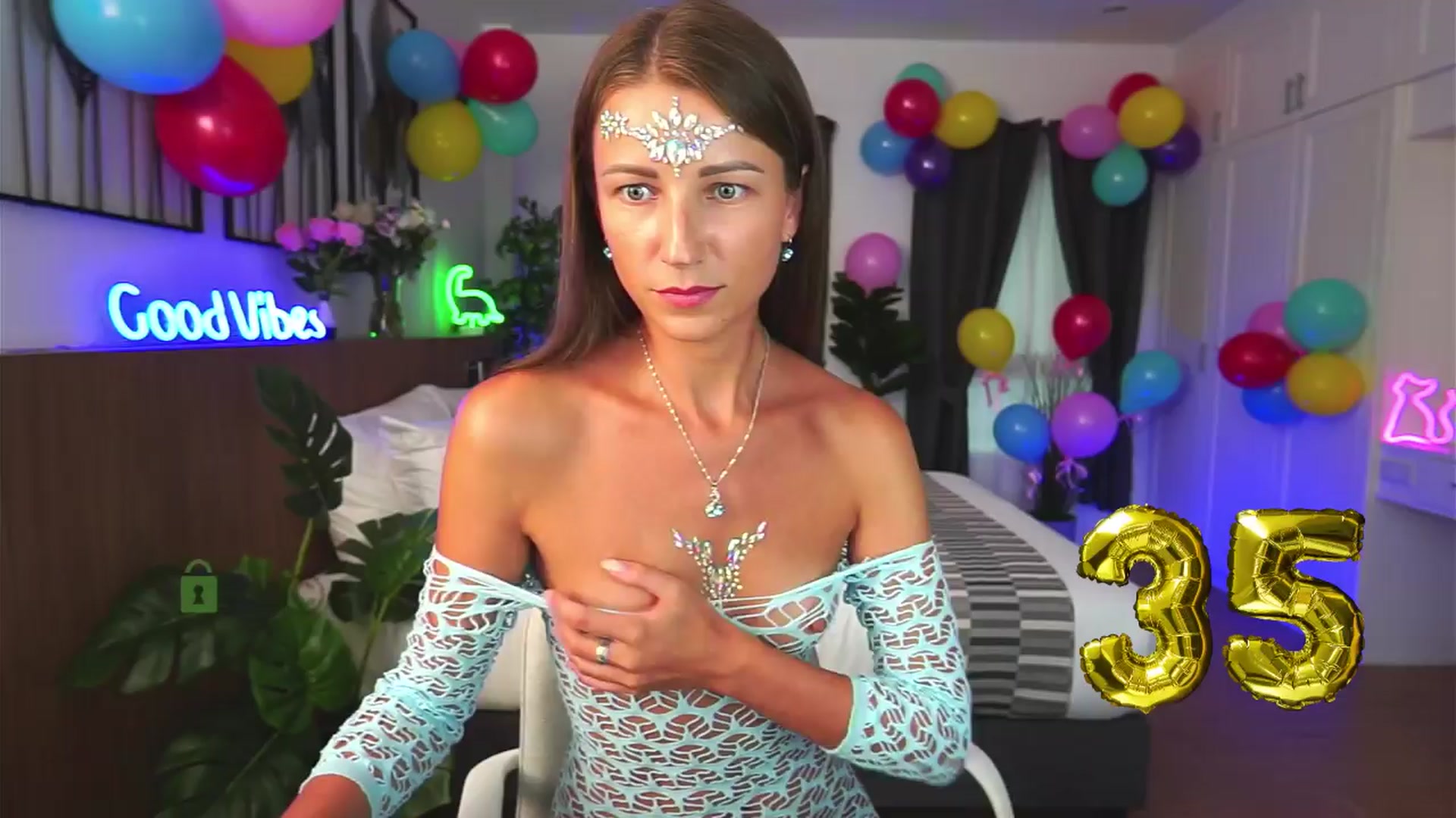 Gallery image thumbnail from Anna_Shine89's myfreecams stream on, 03/26/2024, 12:10 image 10 of 20