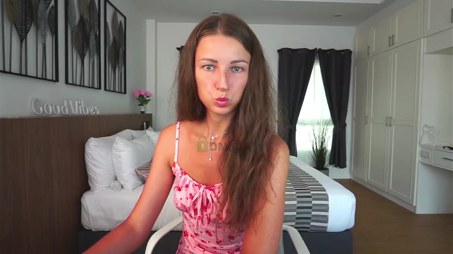 Gallery image thumbnail from Anna_Shine89's myfreecams stream on, 04/16/2024, 09:50 image 19 of 20