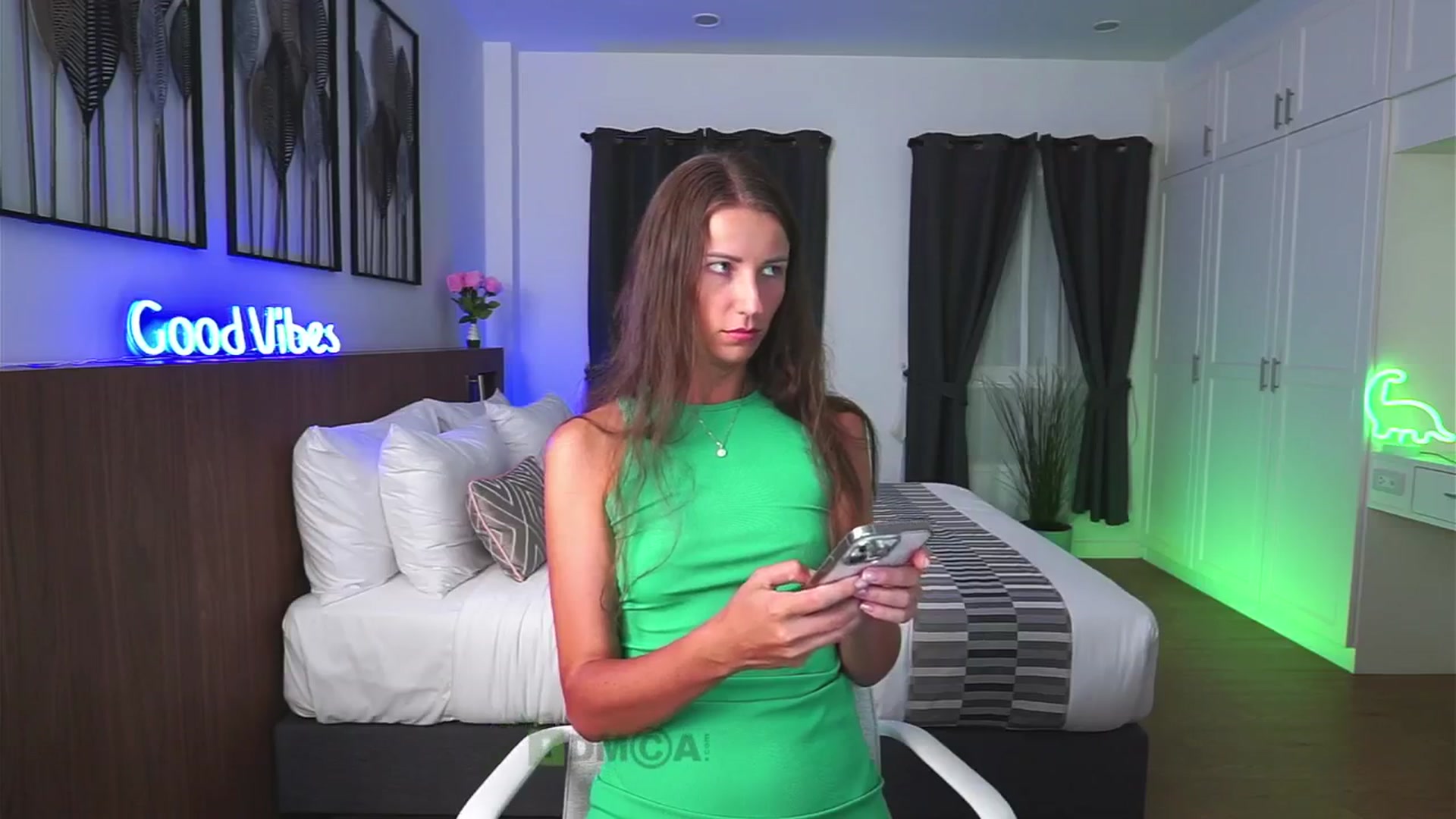 Gallery image thumbnail from Anna_Shine89's myfreecams stream on, 04/19/2024, 15:04 image 16 of 20