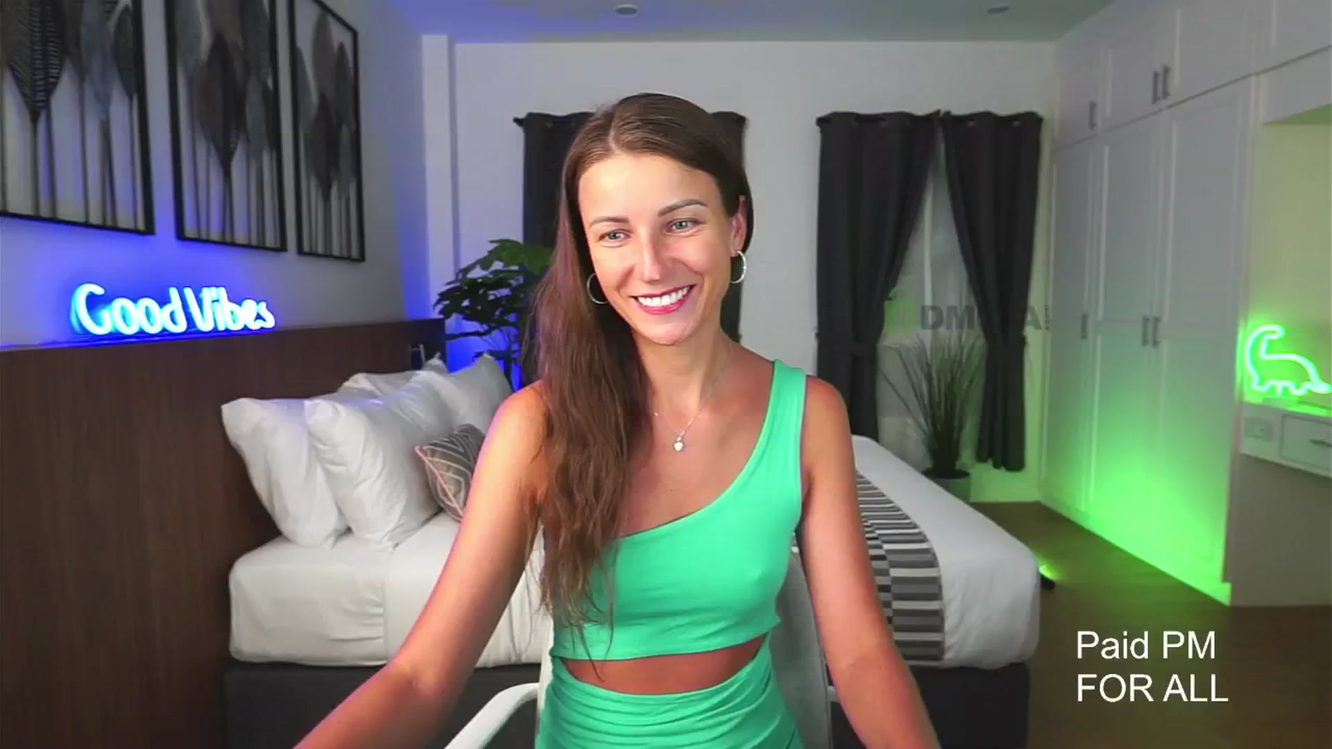 Gallery image thumbnail from Anna_Shine89's myfreecams stream on, 05/20/2024, 12:25 image 1 of 20