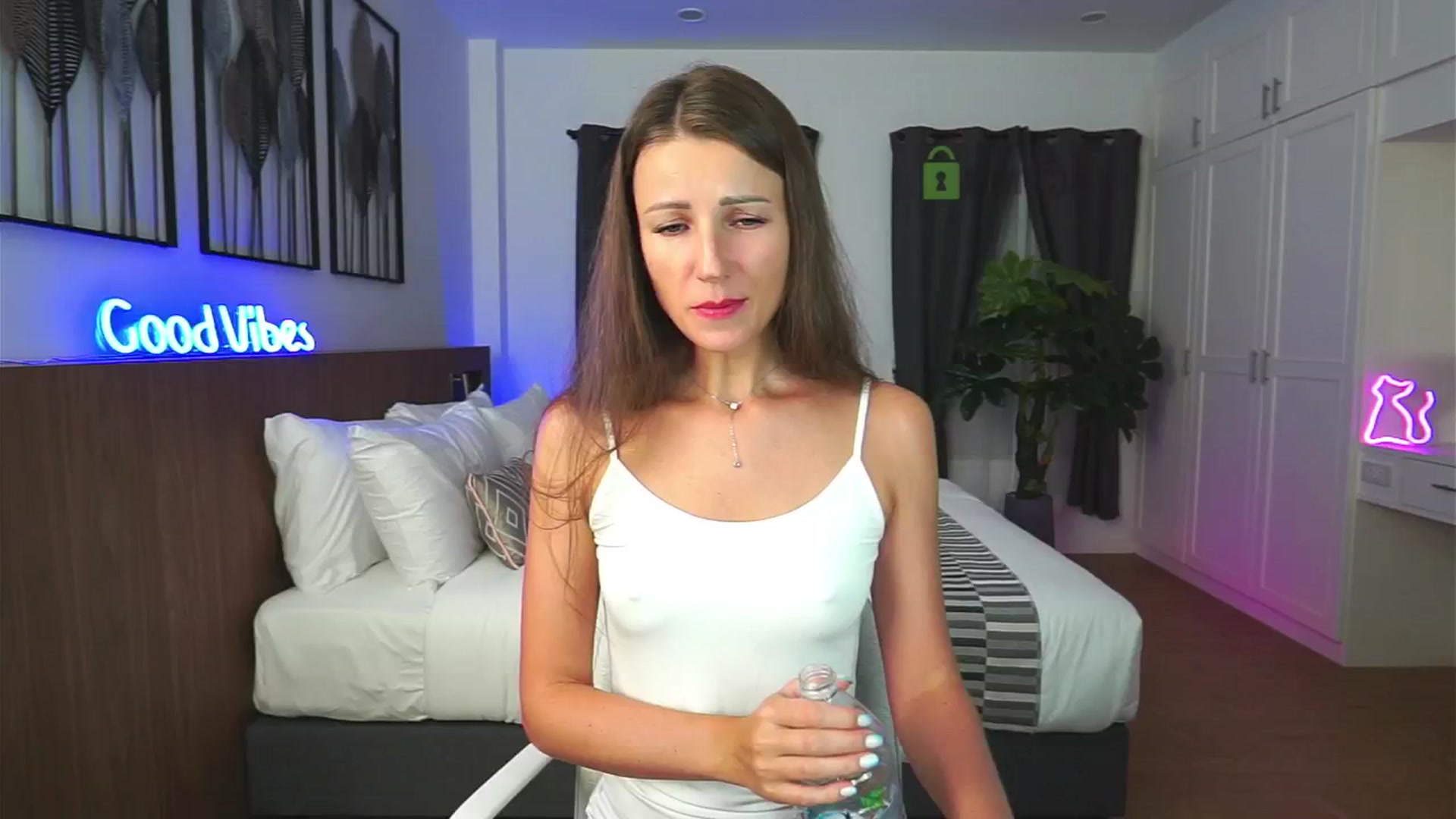 Gallery image thumbnail from Anna_Shine89's myfreecams stream on, 07/08/2024, 17:42 image 2 of 20