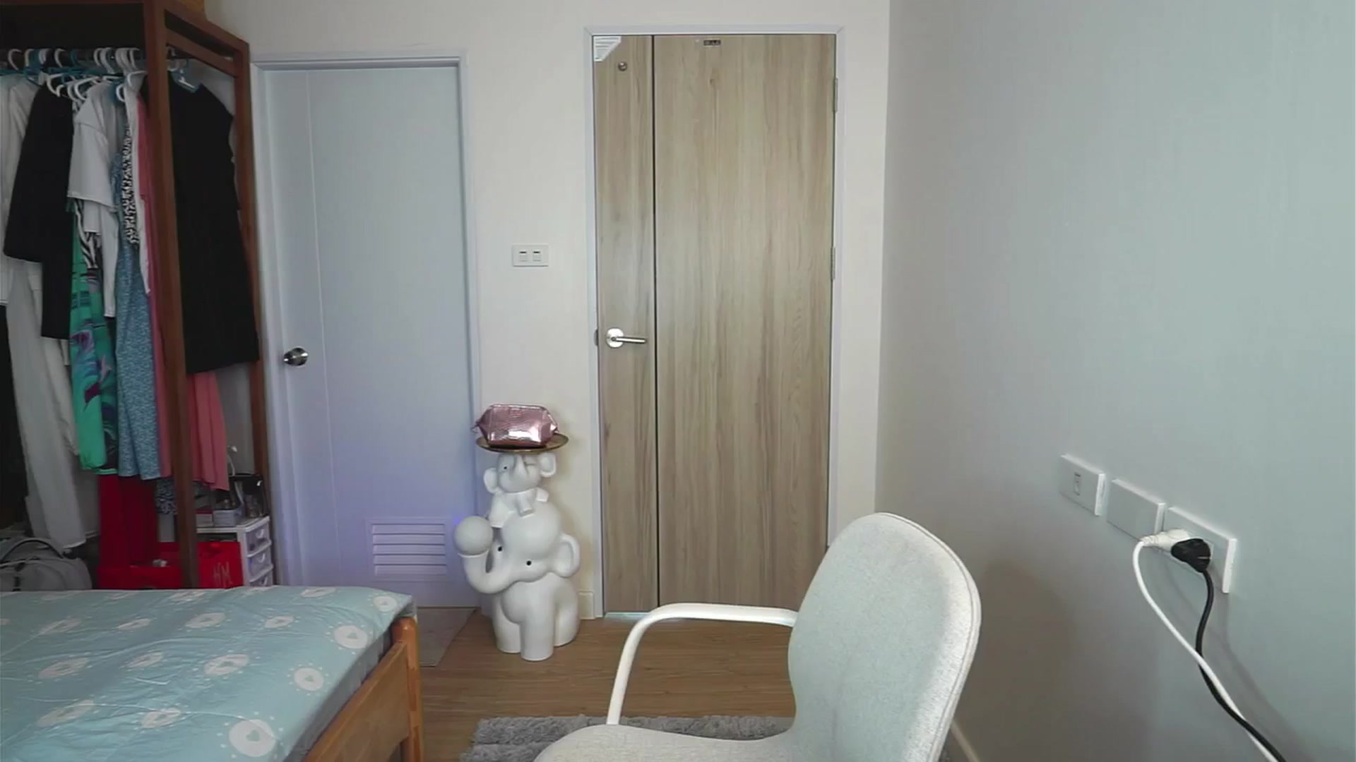 Gallery image thumbnail from Anna_Shine89's myfreecams stream on, 08/03/2024, 07:44 image 14 of 20