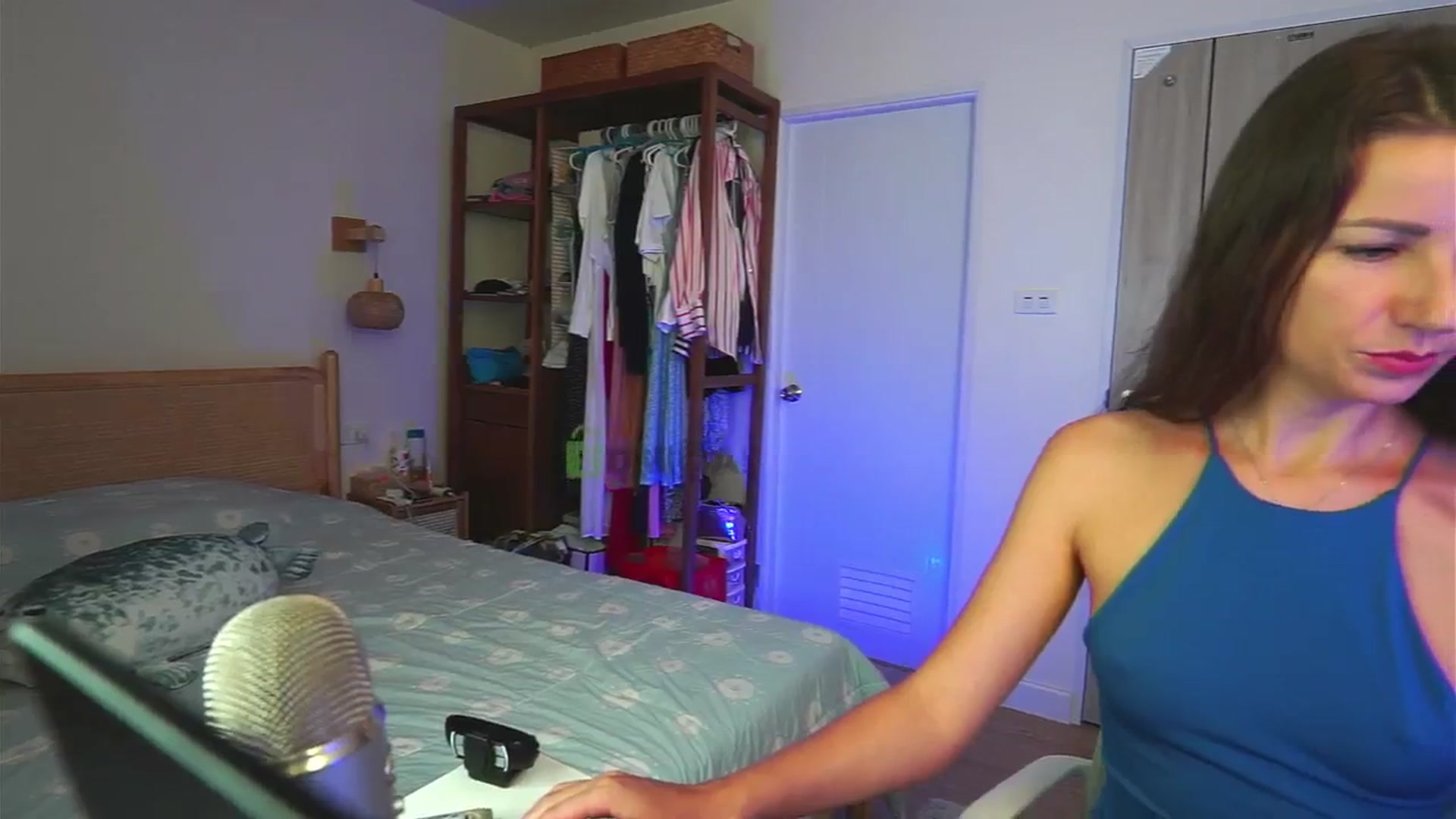 Gallery image thumbnail from Anna_Shine89's myfreecams stream on, 09/14/2024, 14:12 image 10 of 20