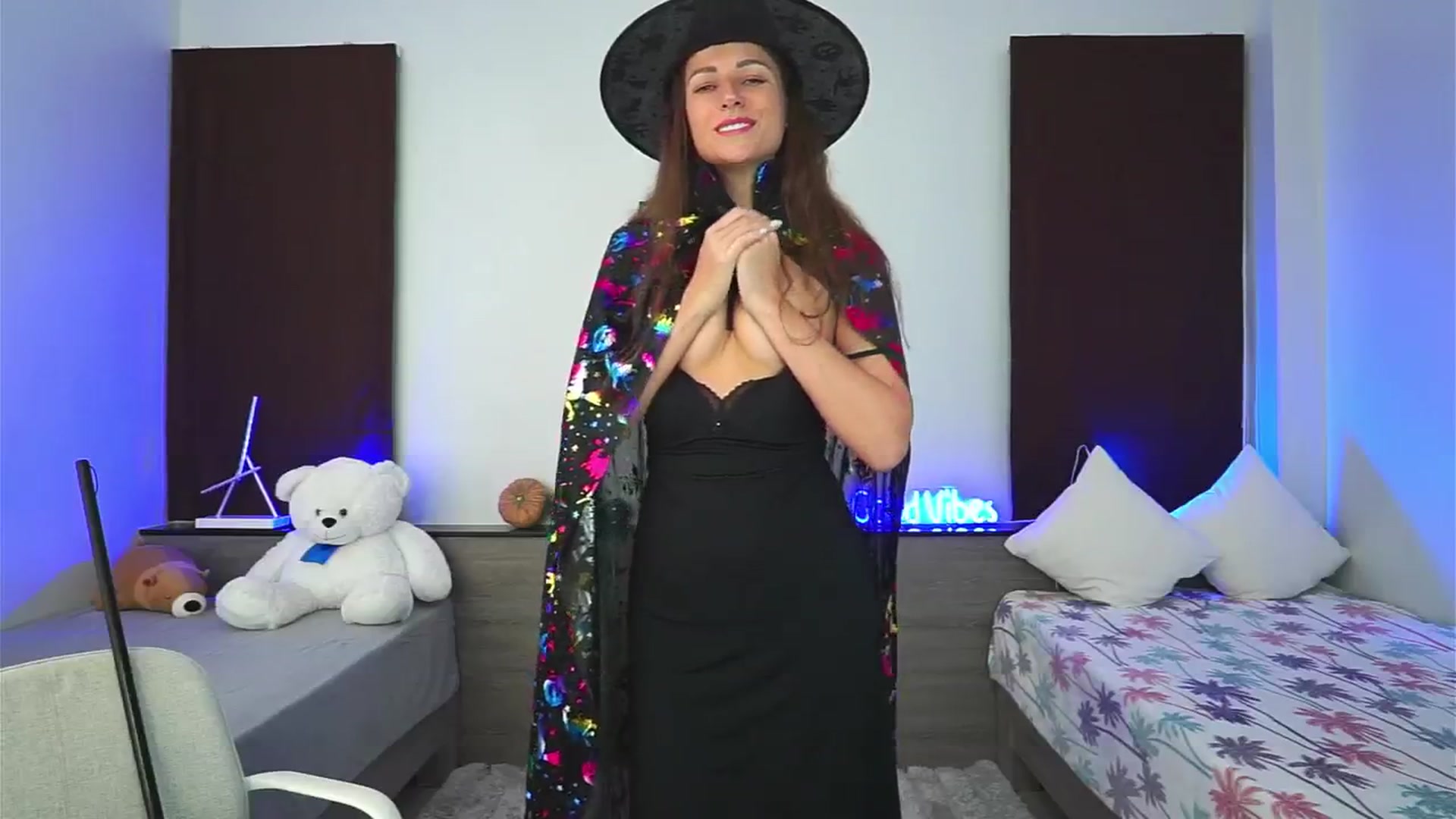 Gallery image thumbnail from Anna_Shine89's myfreecams stream on, 10/27/2024, 14:19 image 8 of 20