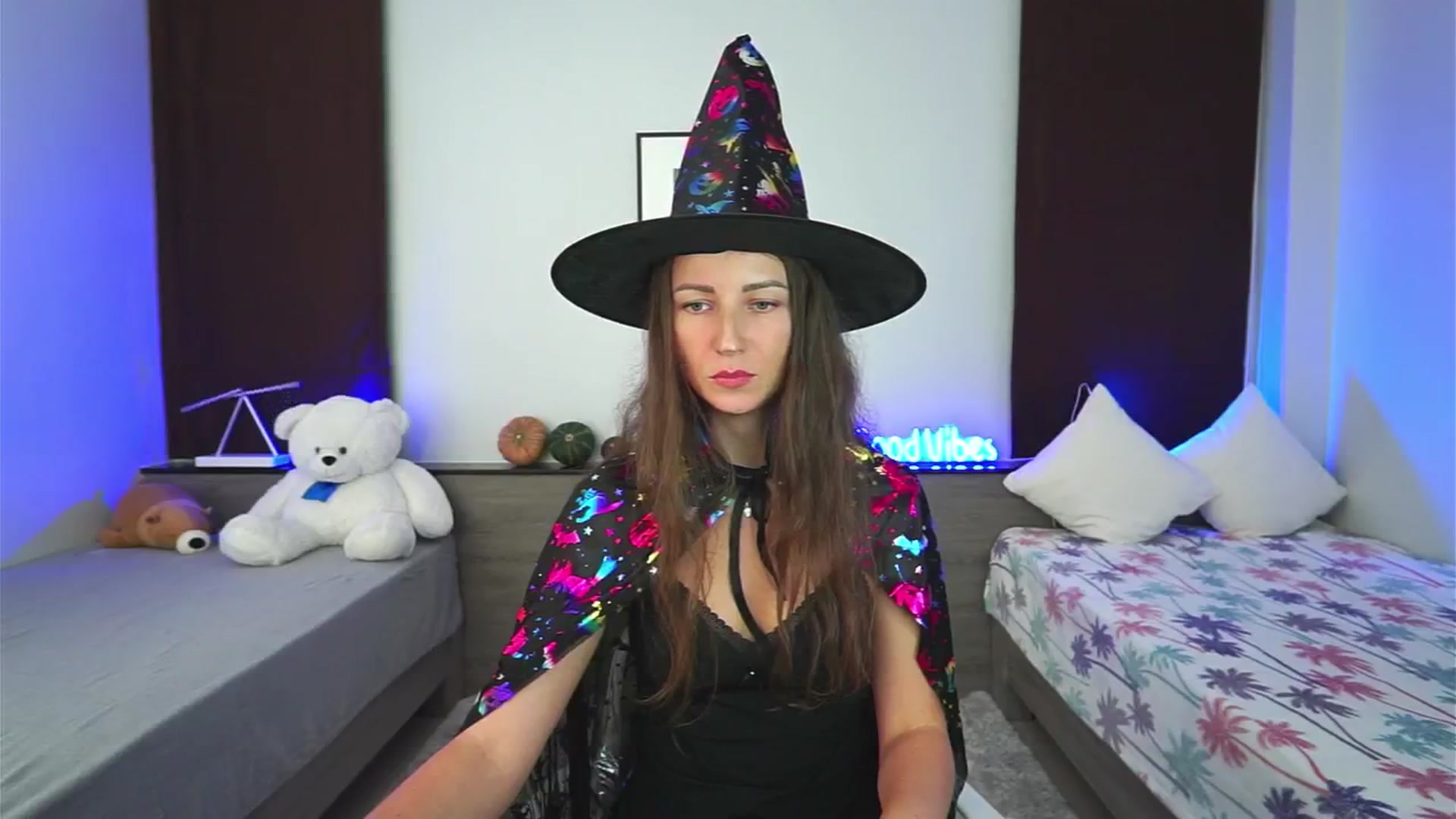 Gallery image thumbnail from Anna_Shine89's myfreecams stream on, 10/27/2024, 14:19 image 12 of 20