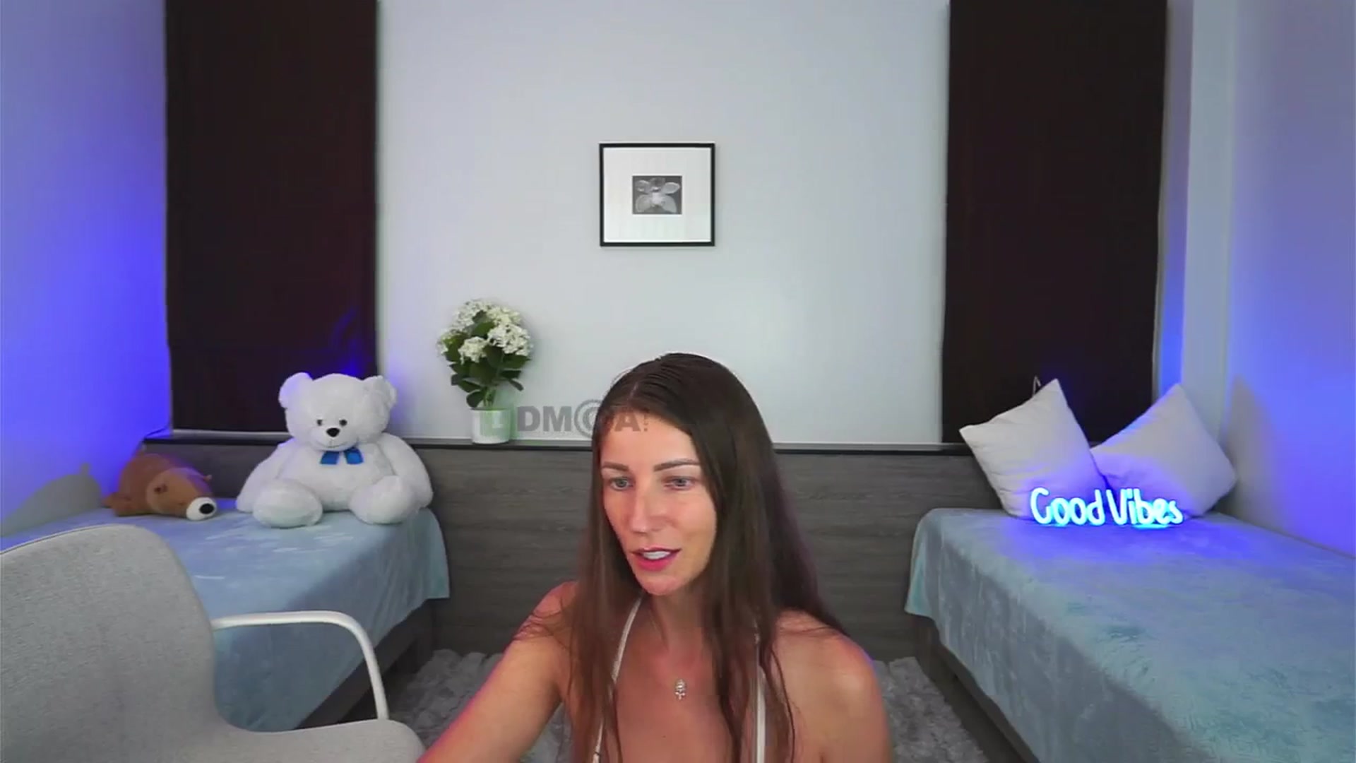 Gallery image thumbnail from Anna_Shine89's myfreecams stream on, 11/09/2024, 10:25 image 18 of 20