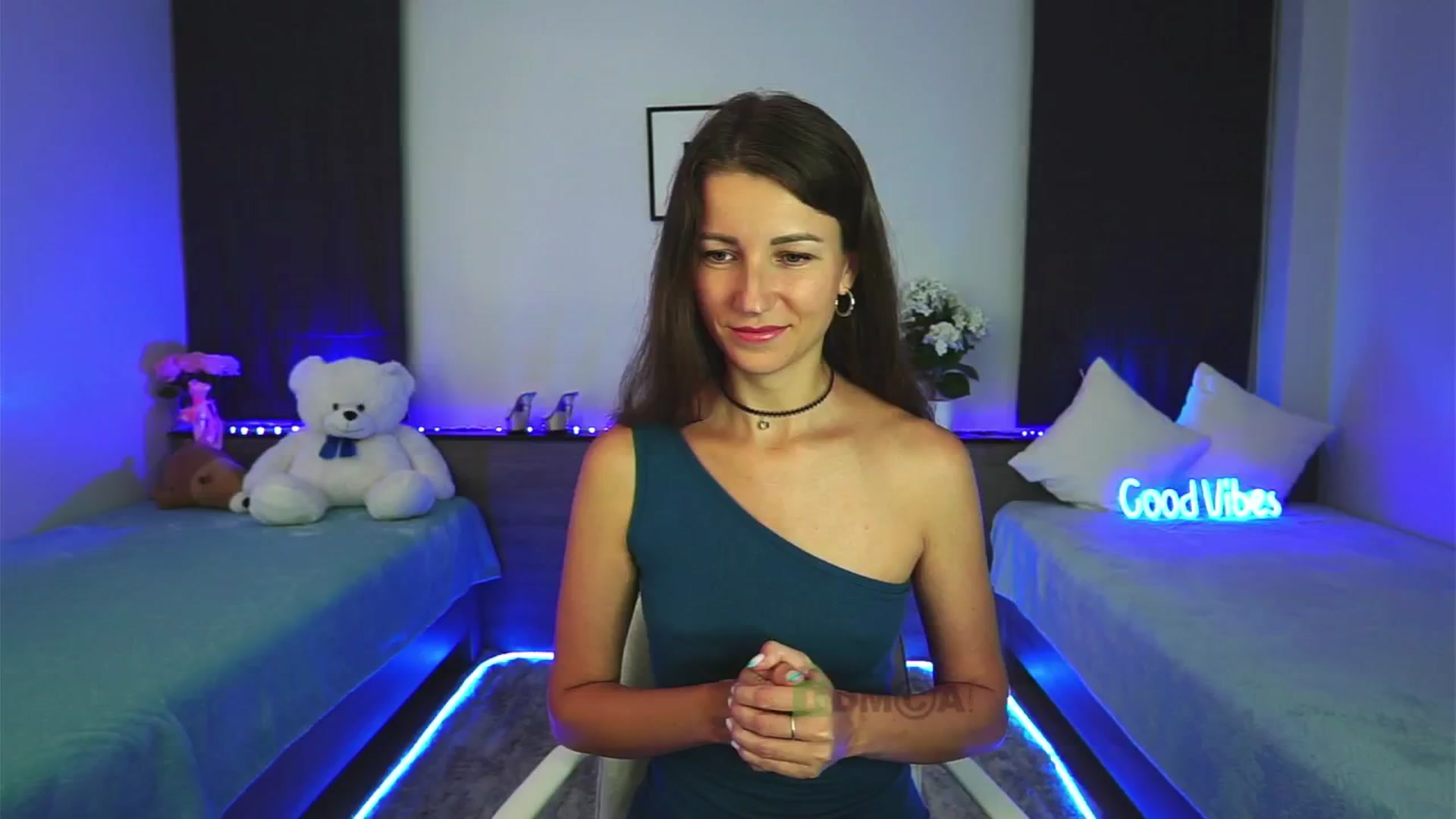 Gallery image thumbnail from Anna_Shine89's myfreecams stream on, 12/28/2024, 18:13 image 6 of 20