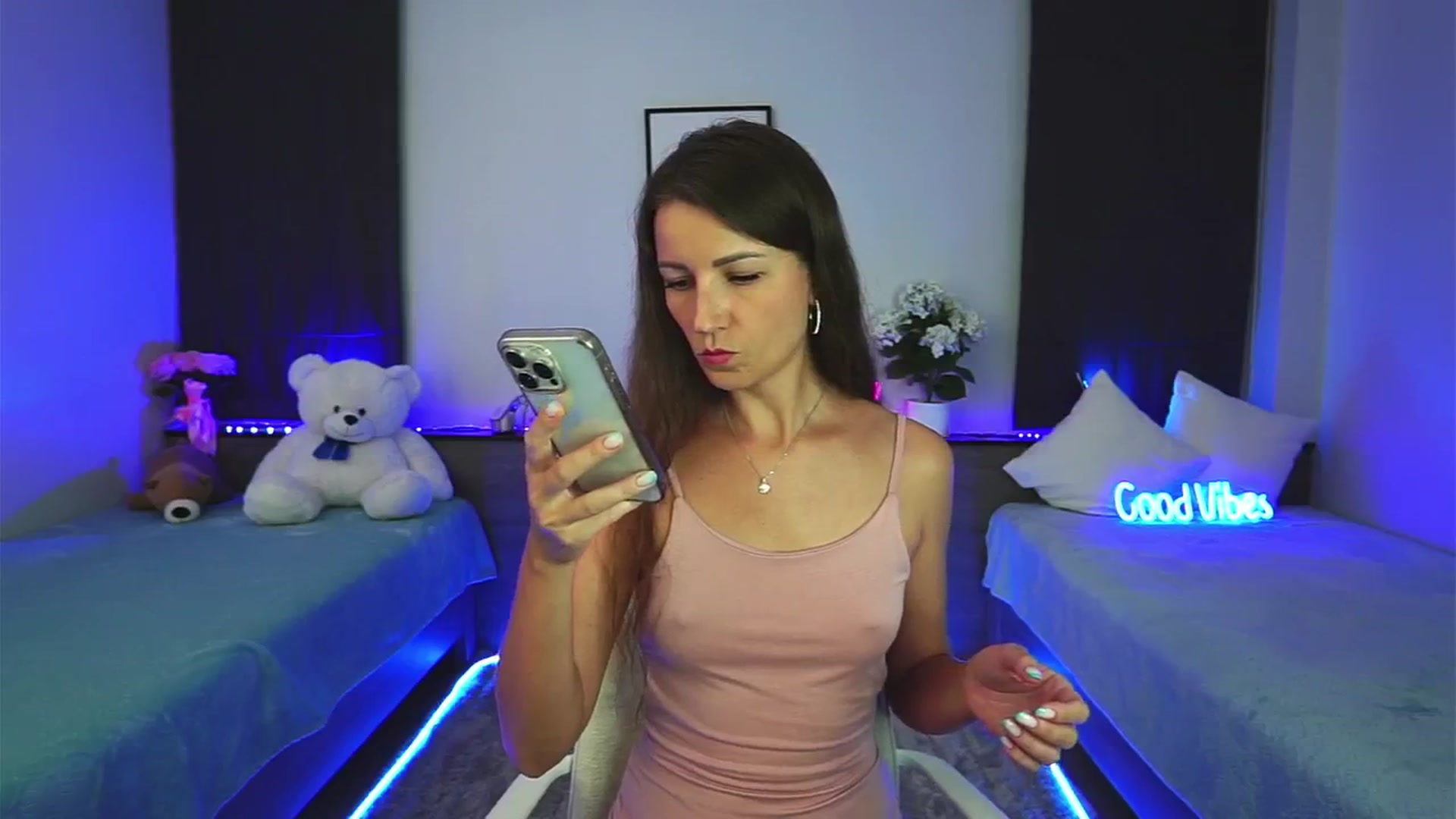 Gallery image thumbnail from Anna_Shine89's myfreecams stream on, 01/01/2025, 12:42 image 20 of 20