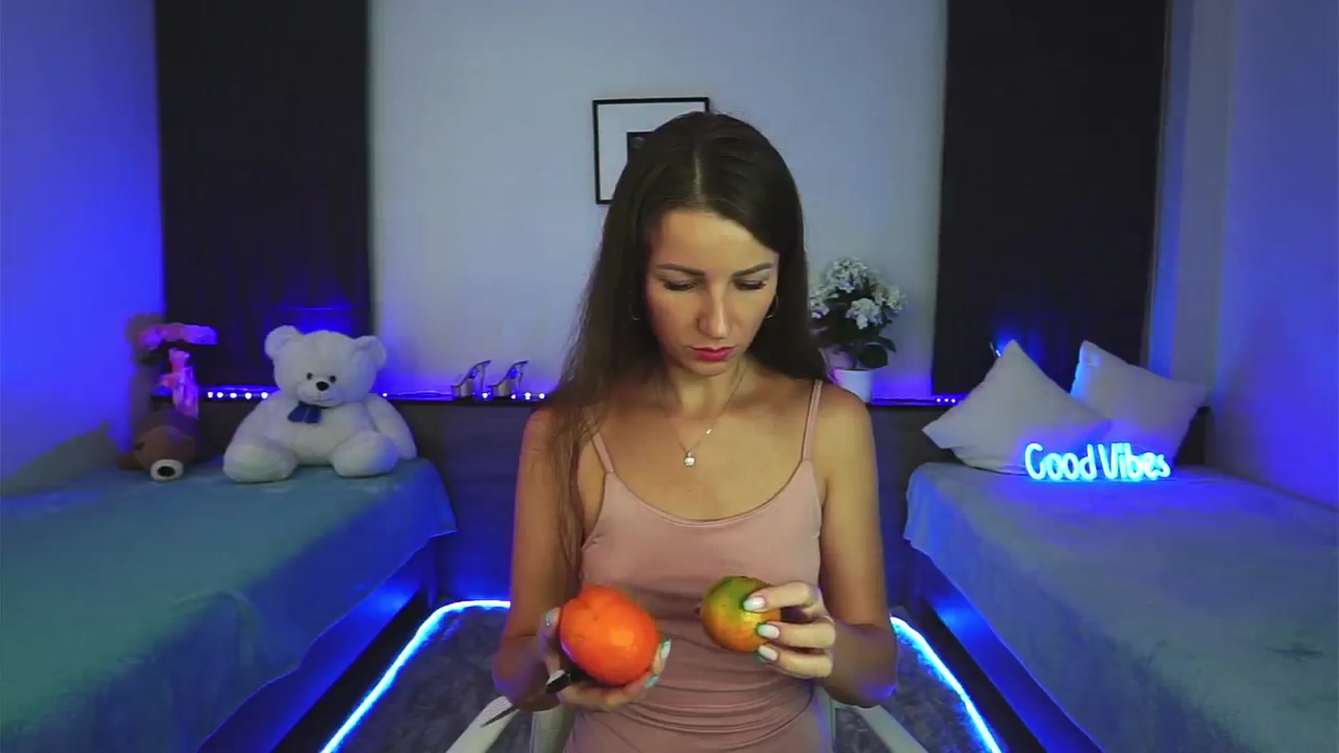 Gallery image thumbnail from Anna_Shine89's myfreecams stream on, 01/01/2025, 12:42 image 15 of 20