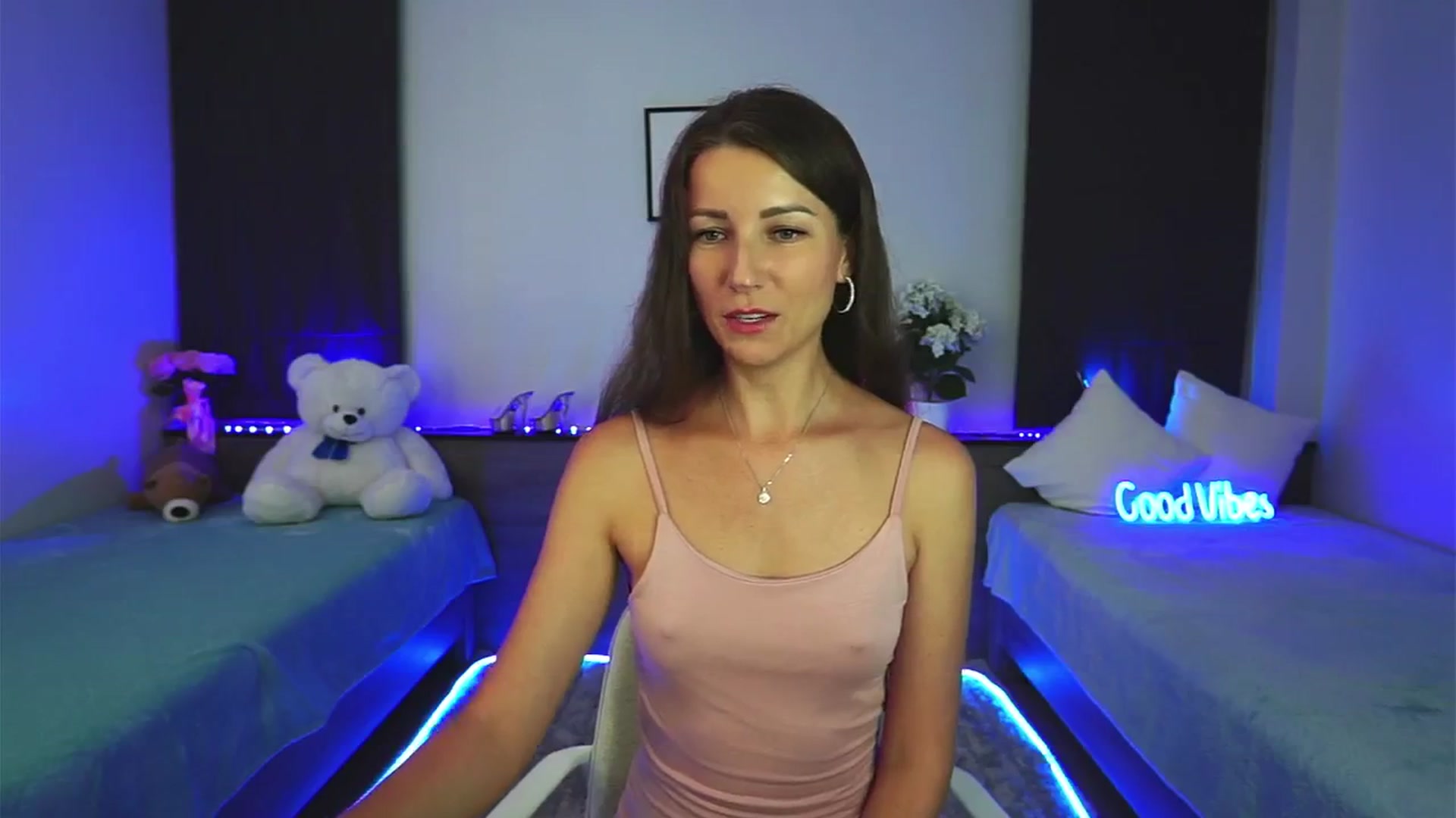Gallery image thumbnail from Anna_Shine89's myfreecams stream on, 01/01/2025, 12:42 image 8 of 20