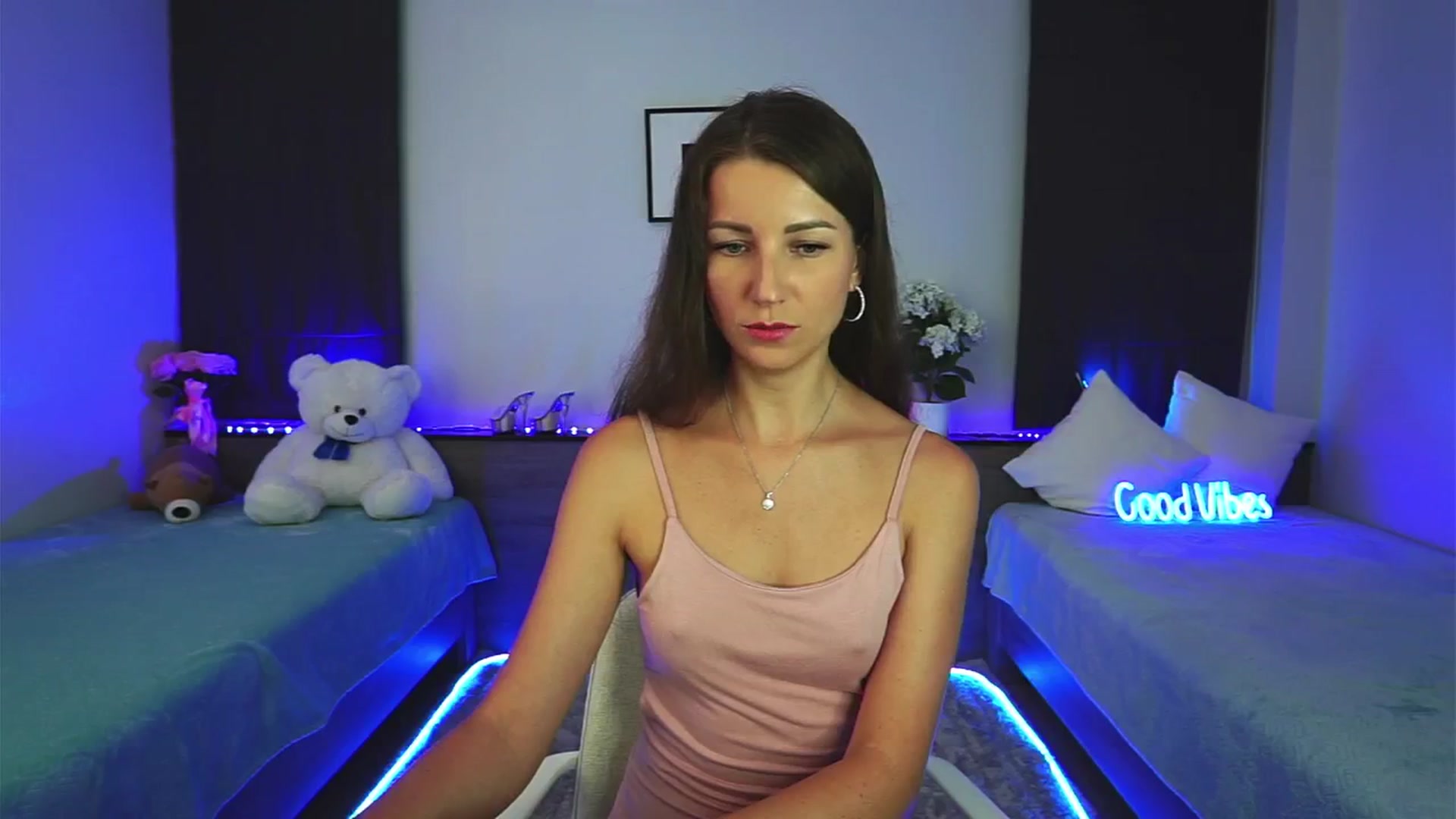 Gallery image thumbnail from Anna_Shine89's myfreecams stream on, 01/01/2025, 12:42 image 7 of 20
