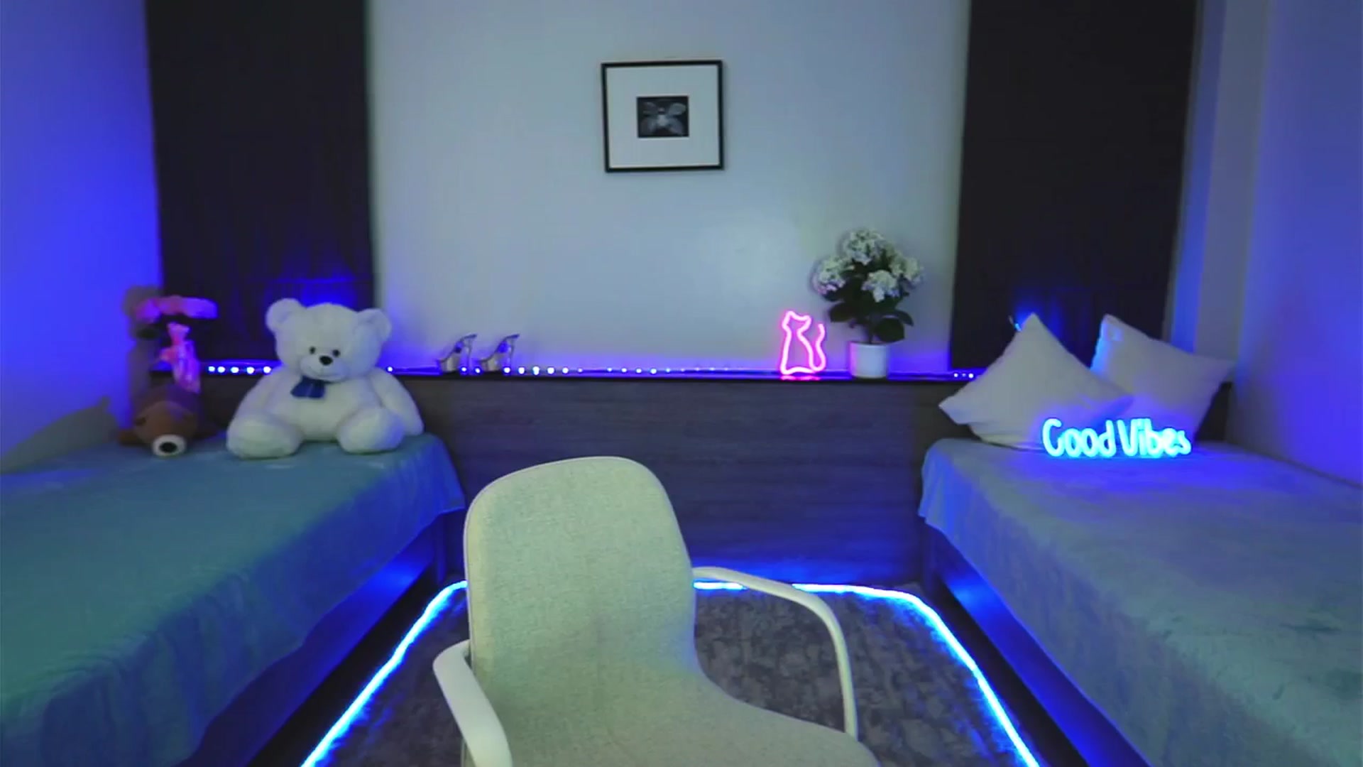 Gallery image thumbnail from Anna_Shine89's myfreecams stream on, 01/01/2025, 14:19 image 13 of 20