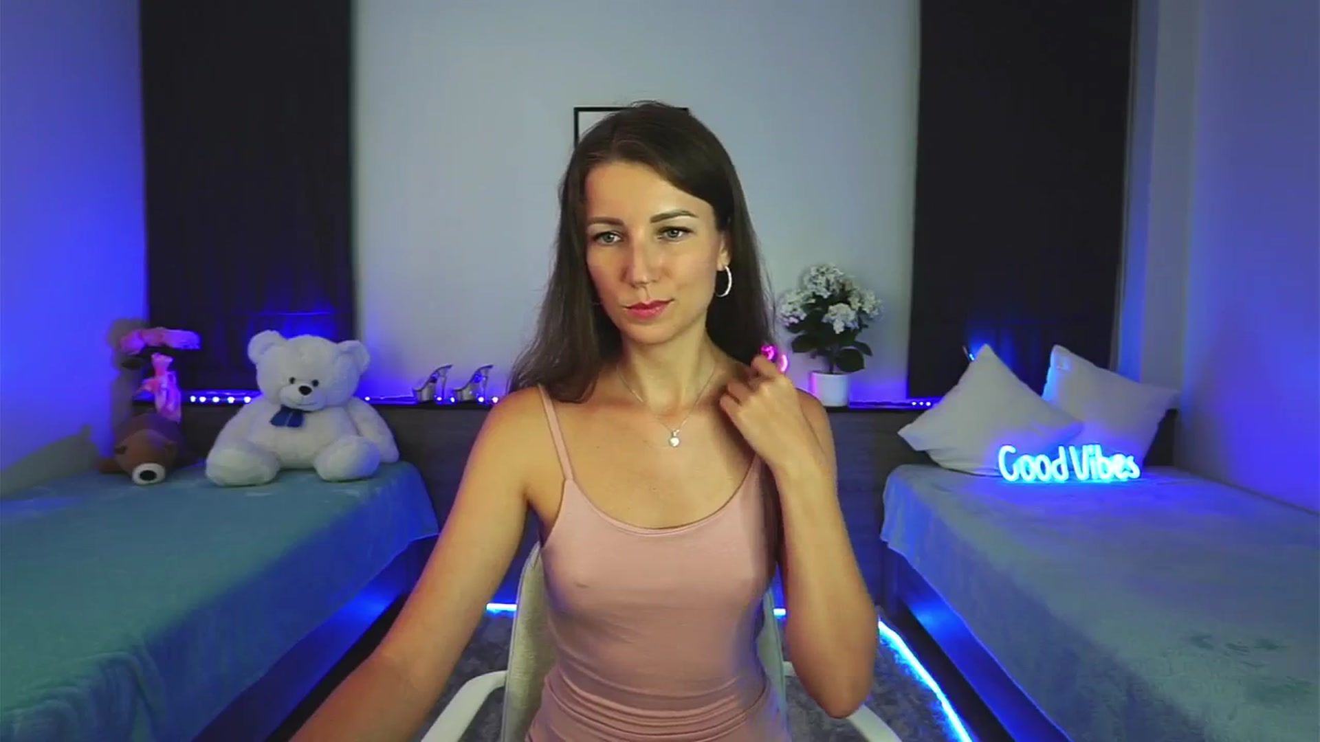 Gallery image thumbnail from Anna_Shine89's myfreecams stream on, 01/01/2025, 18:52 image 9 of 20