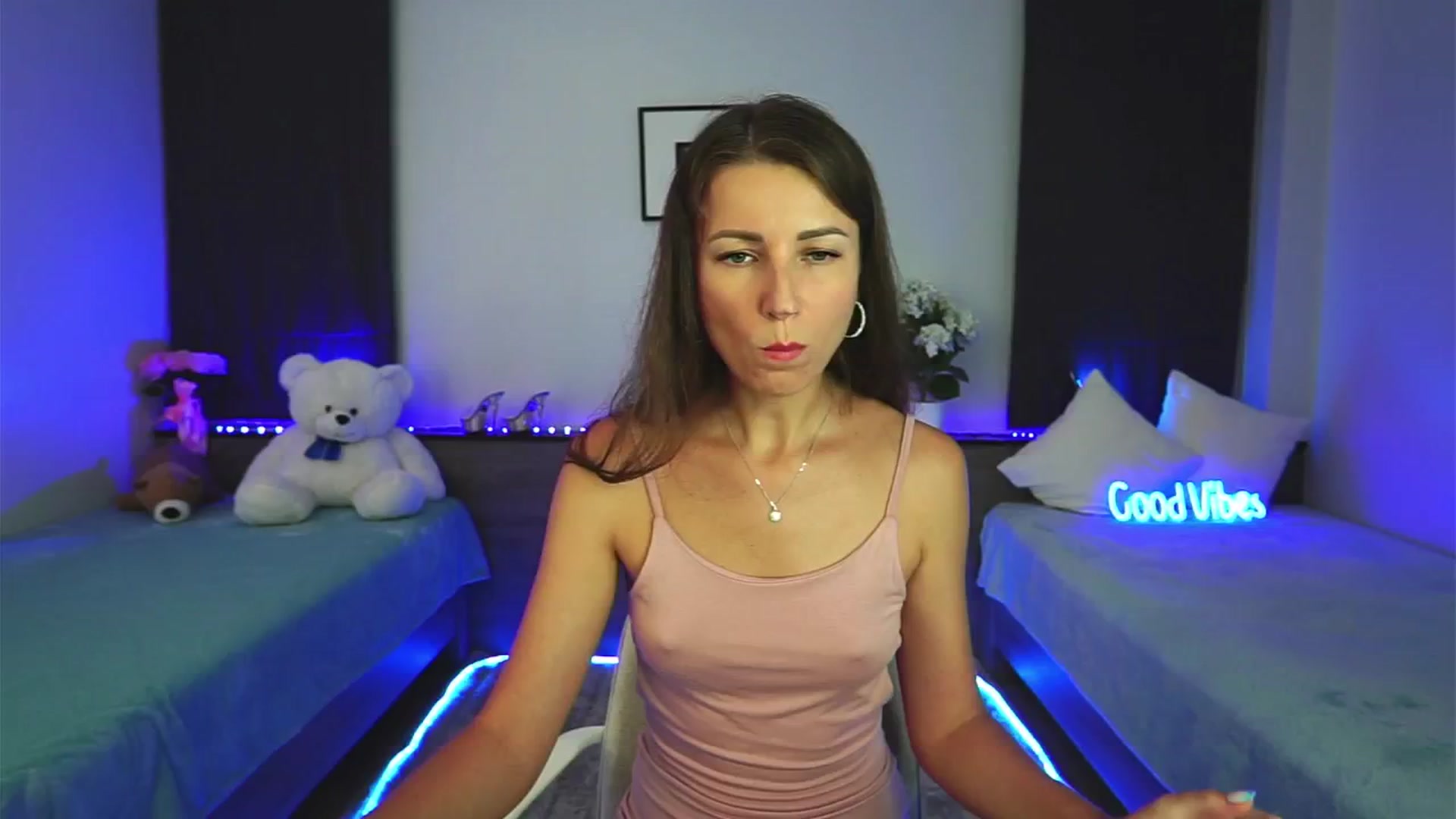 Gallery image thumbnail from Anna_Shine89's myfreecams stream on, 01/01/2025, 18:52 image 1 of 20