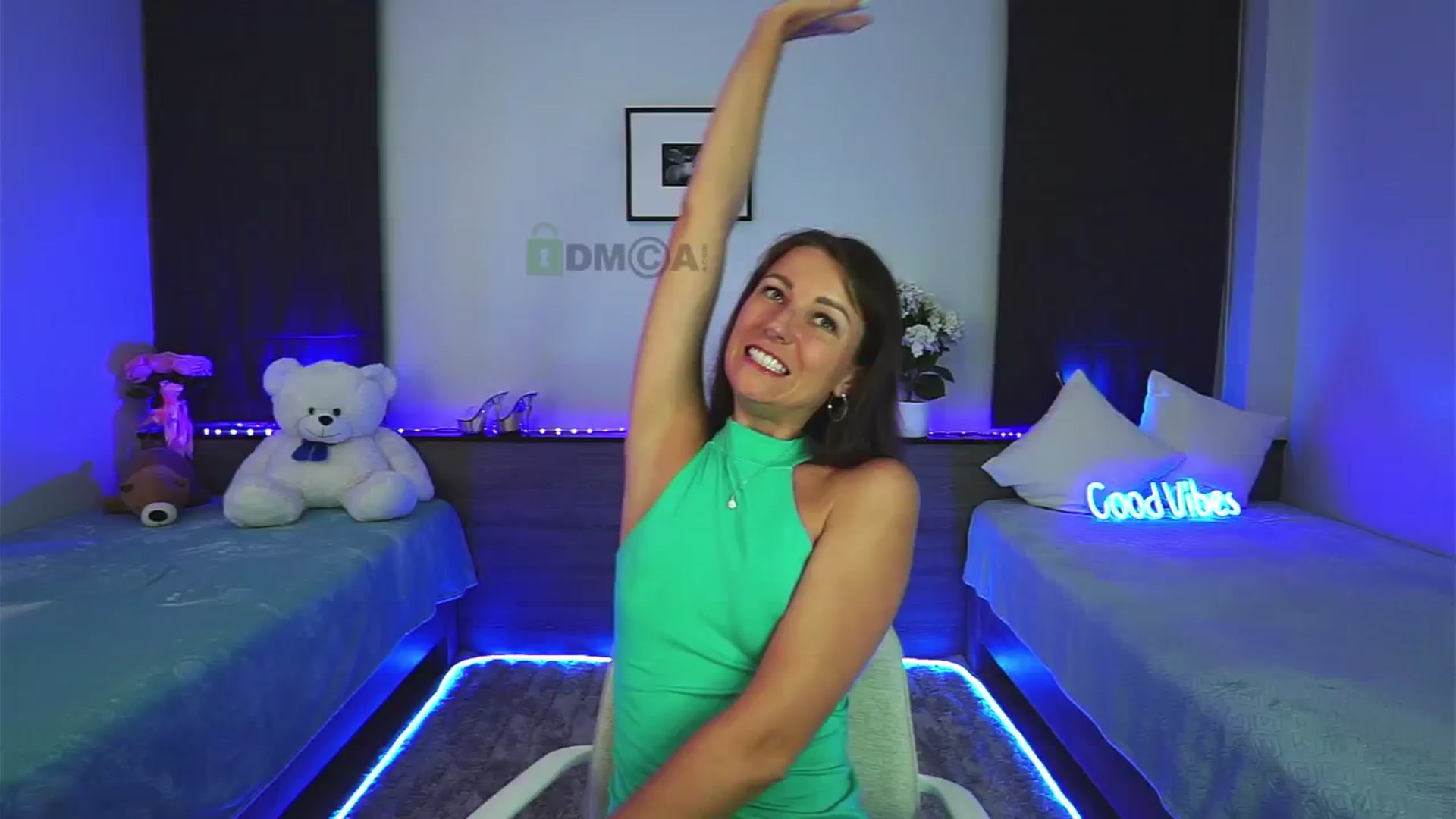 Gallery image thumbnail from Anna_Shine89's myfreecams stream on, 01/04/2025, 17:56 image 5 of 20