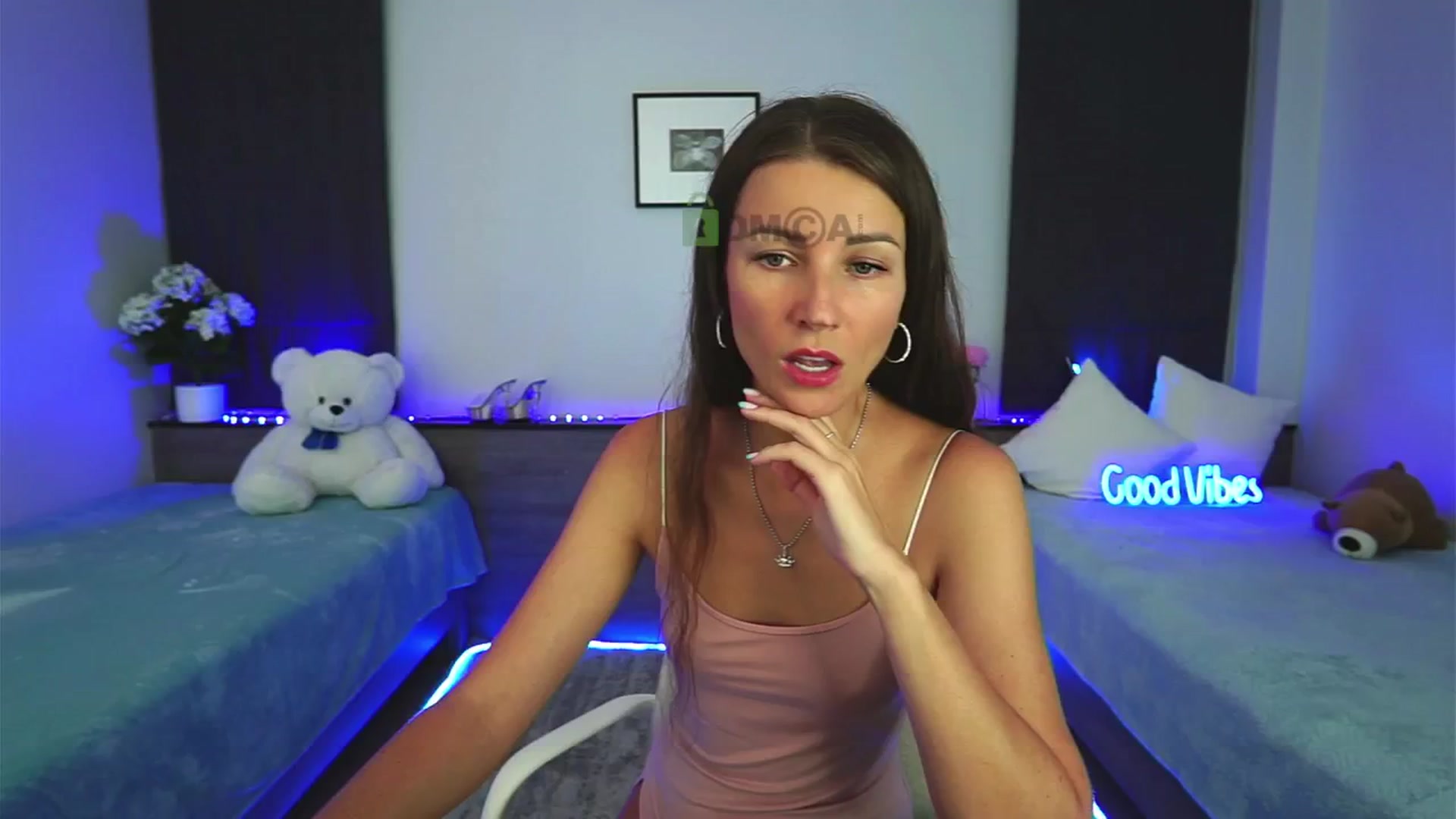 Gallery image thumbnail from Anna_Shine89's myfreecams stream on, 01/11/2025, 11:20 image 2 of 20