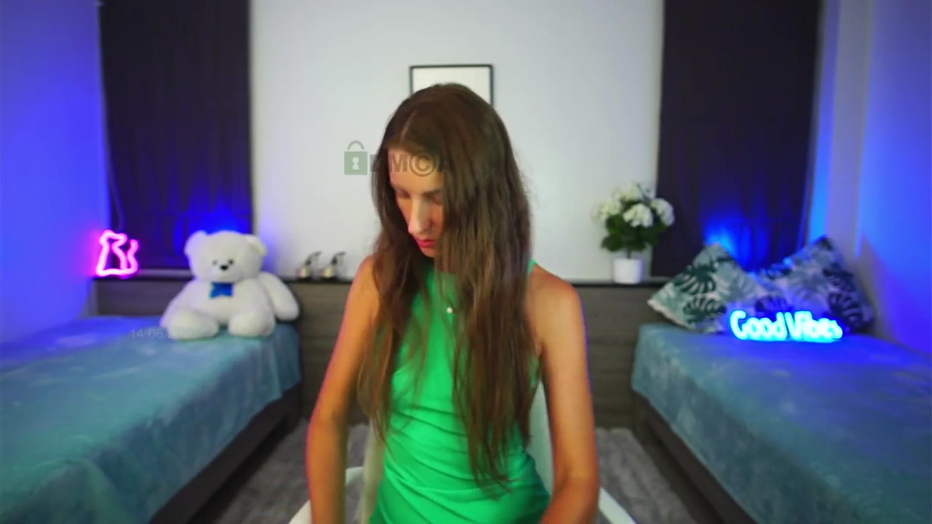 Gallery image thumbnail from Anna_Shine89's myfreecams stream on, 06/14/2025, 12:07 image 17 of 20