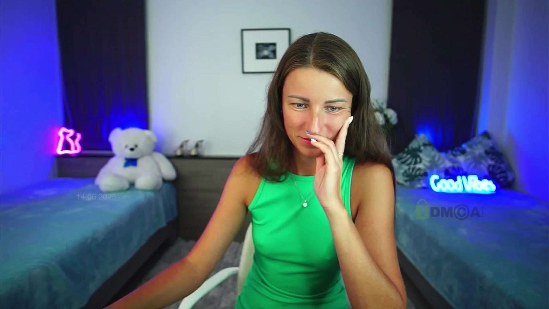 Gallery image thumbnail from Anna_Shine89's myfreecams stream on, 06/14/2025, 14:10 image 20 of 20