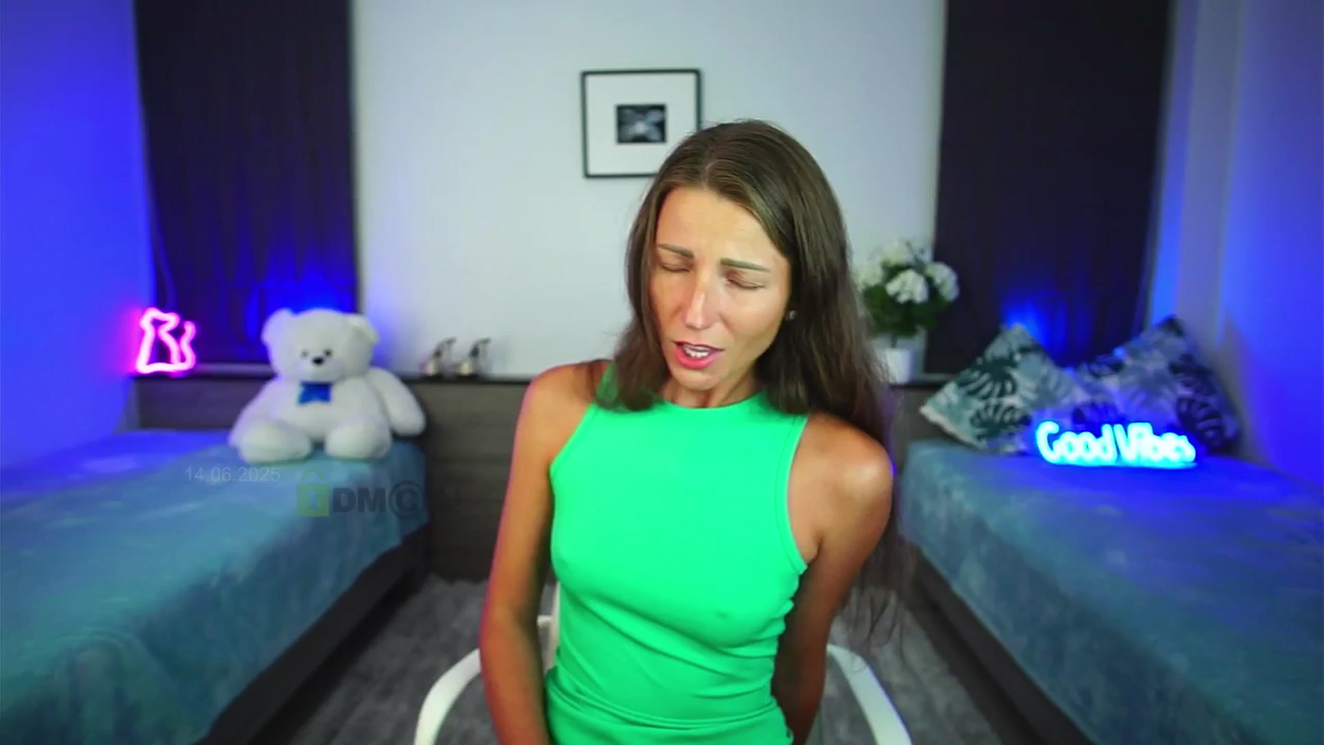 Gallery image thumbnail from Anna_Shine89's myfreecams stream on, 06/14/2025, 14:10 image 7 of 20