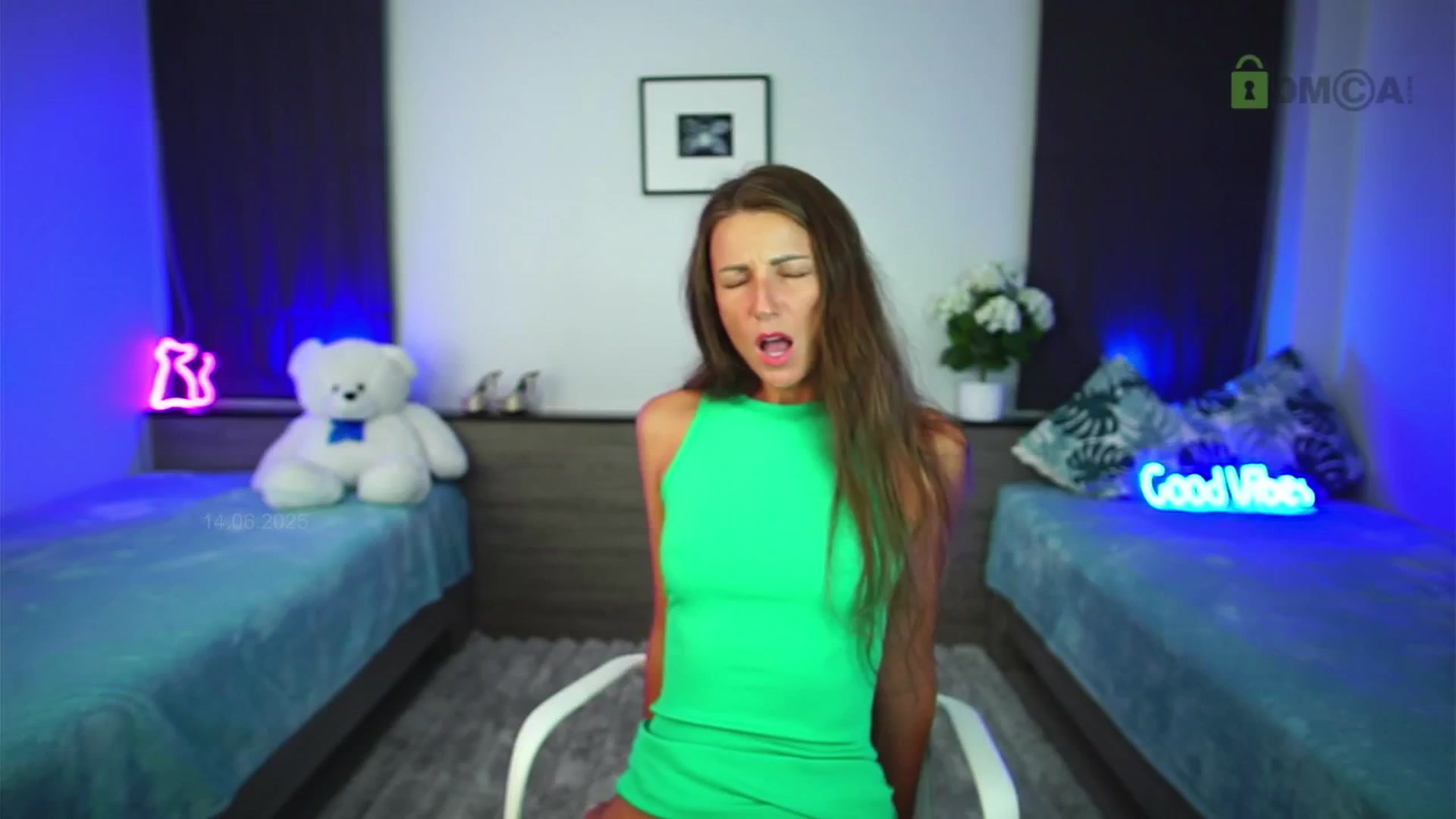 Gallery image thumbnail from Anna_Shine89's myfreecams stream on, 06/14/2025, 14:10 image 10 of 20