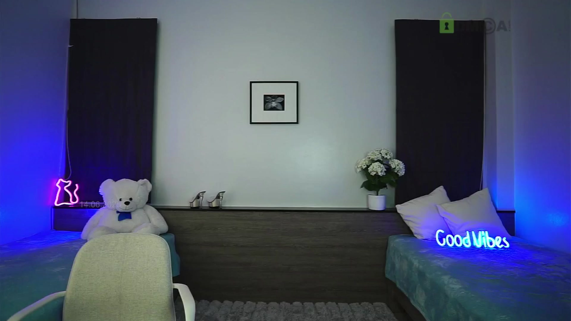 Gallery image thumbnail from Anna_Shine89's myfreecams stream on, 06/15/2025, 15:27 image 17 of 20