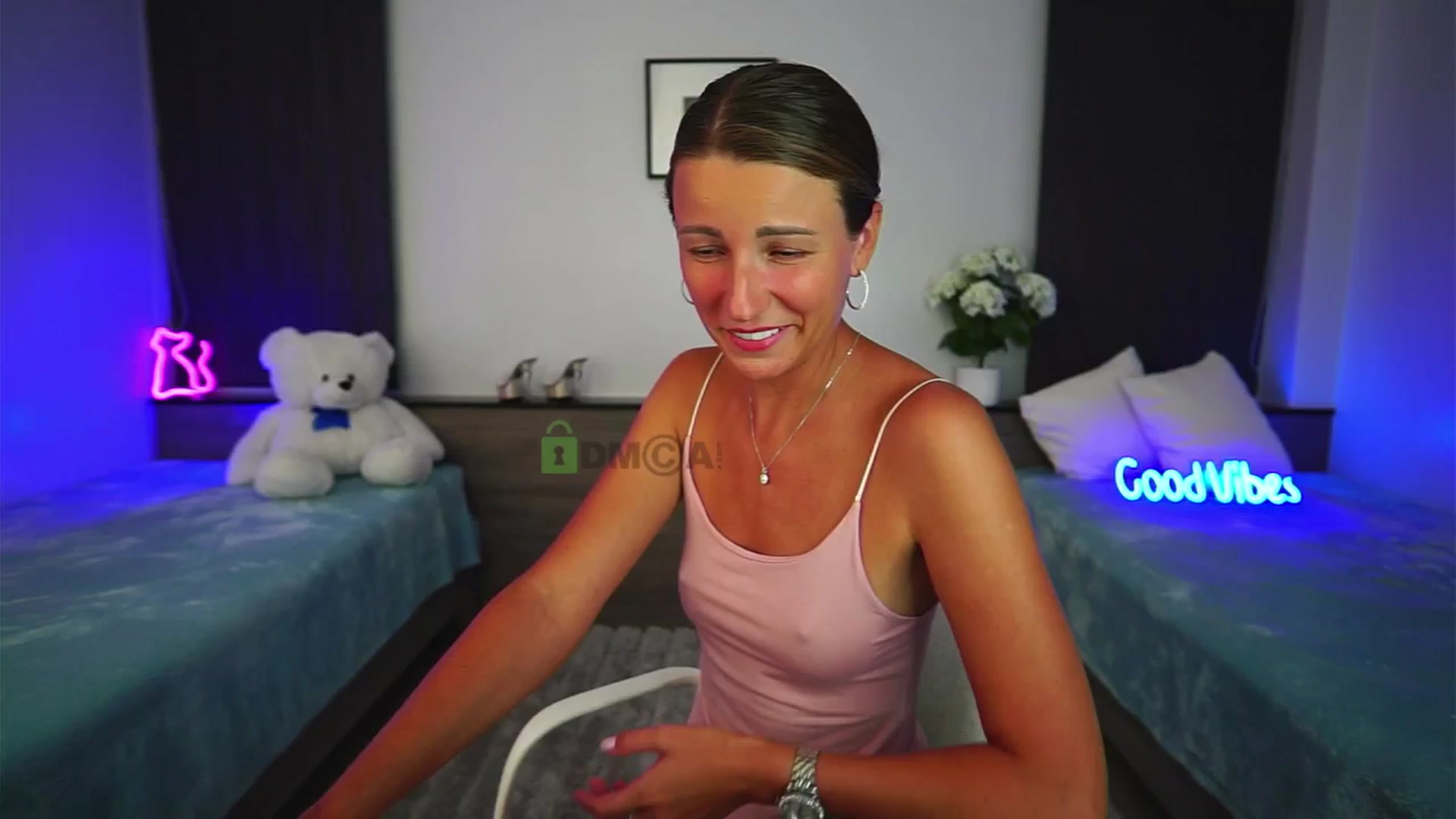 Gallery image thumbnail from Anna_Shine89's myfreecams stream on, 06/21/2025, 12:41 image 8 of 20
