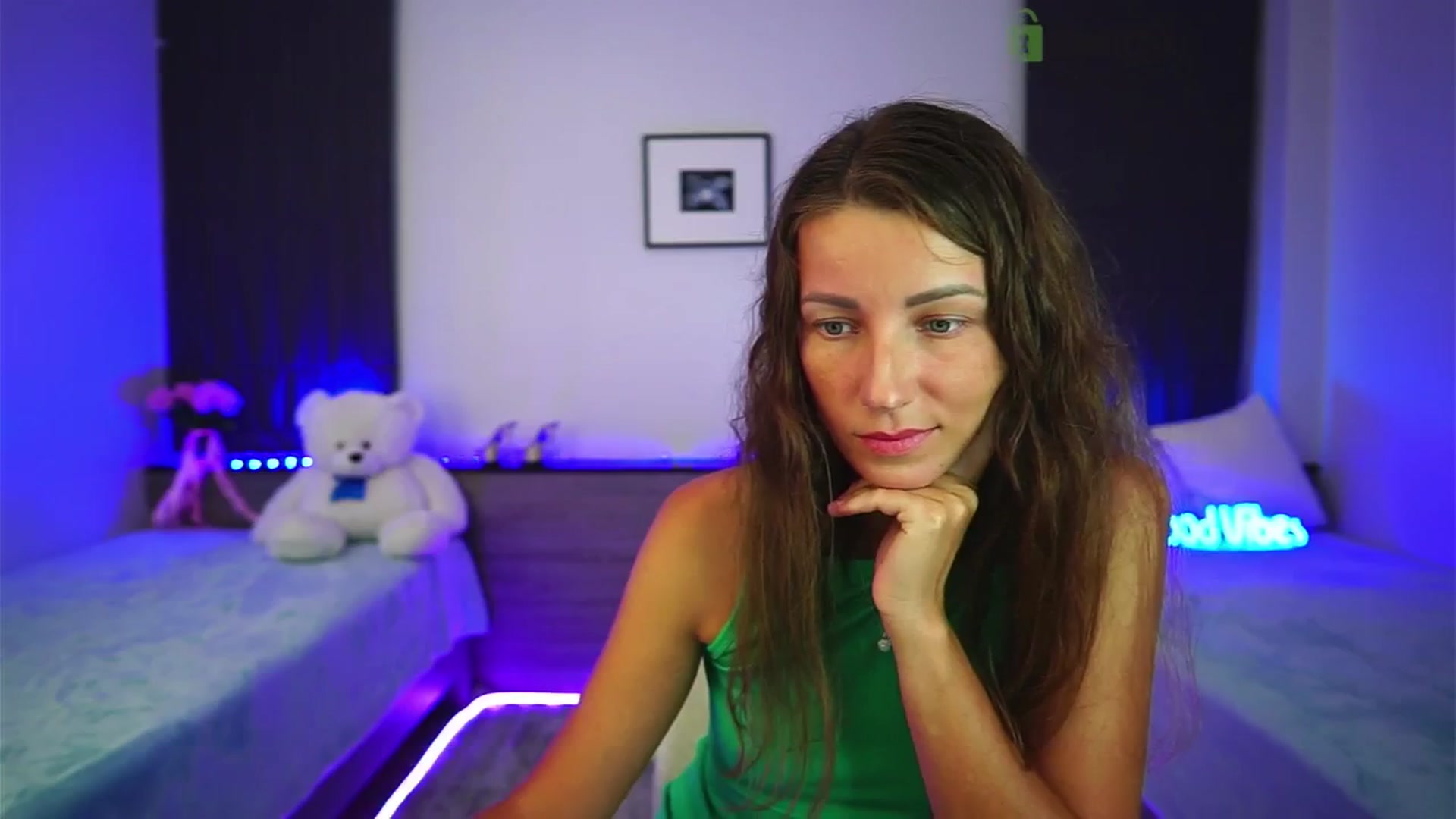 Gallery image thumbnail from Anna_Shine89's myfreecams stream on, 10/31/2025, 16:11 image 19 of 20