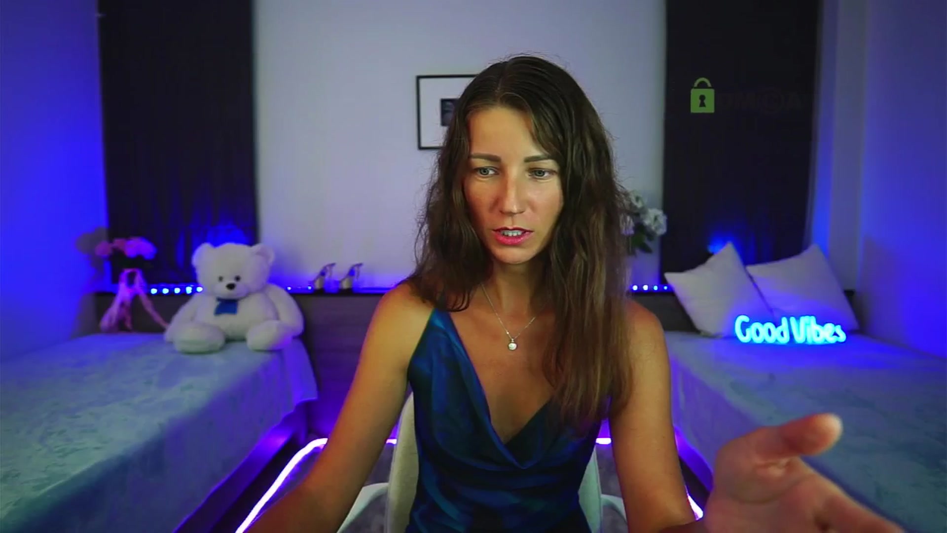 Gallery image thumbnail from Anna_Shine89's myfreecams stream on, 10/31/2025, 16:11 image 2 of 20