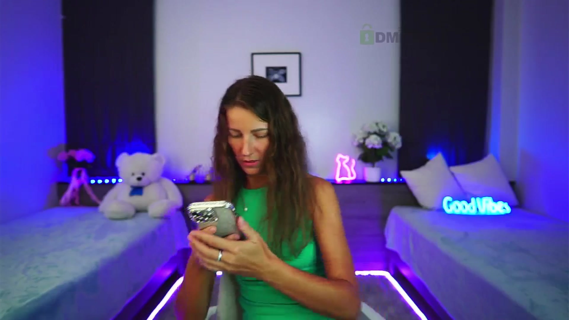 Gallery image thumbnail from Anna_Shine89's myfreecams stream on, 10/31/2025, 16:11 image 16 of 20