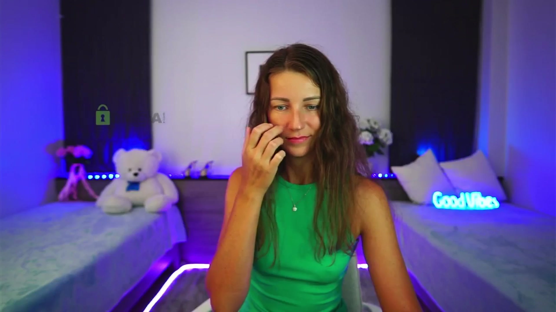 Gallery image thumbnail from Anna_Shine89's myfreecams stream on, 10/31/2025, 16:11 image 17 of 20