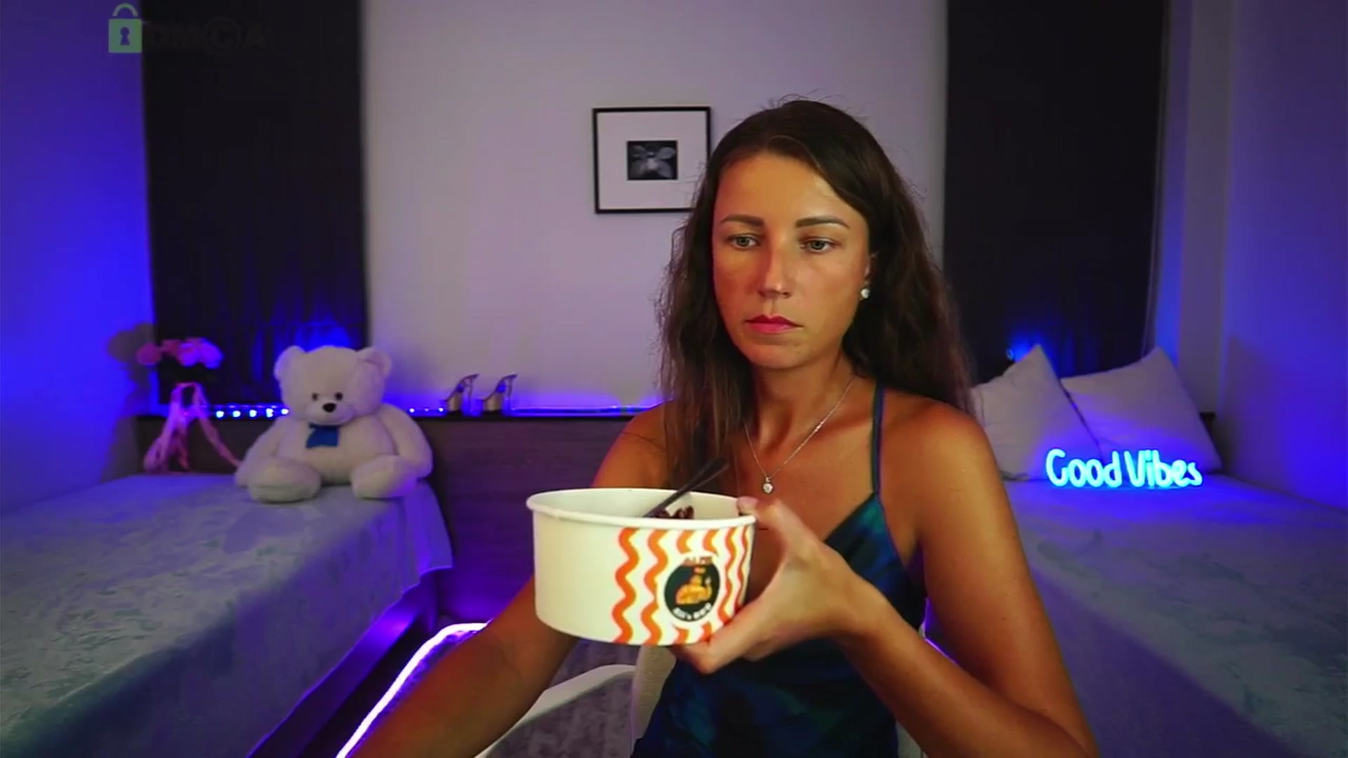 Gallery image thumbnail from Anna_Shine89's myfreecams stream on, 10/31/2025, 16:11 image 4 of 20