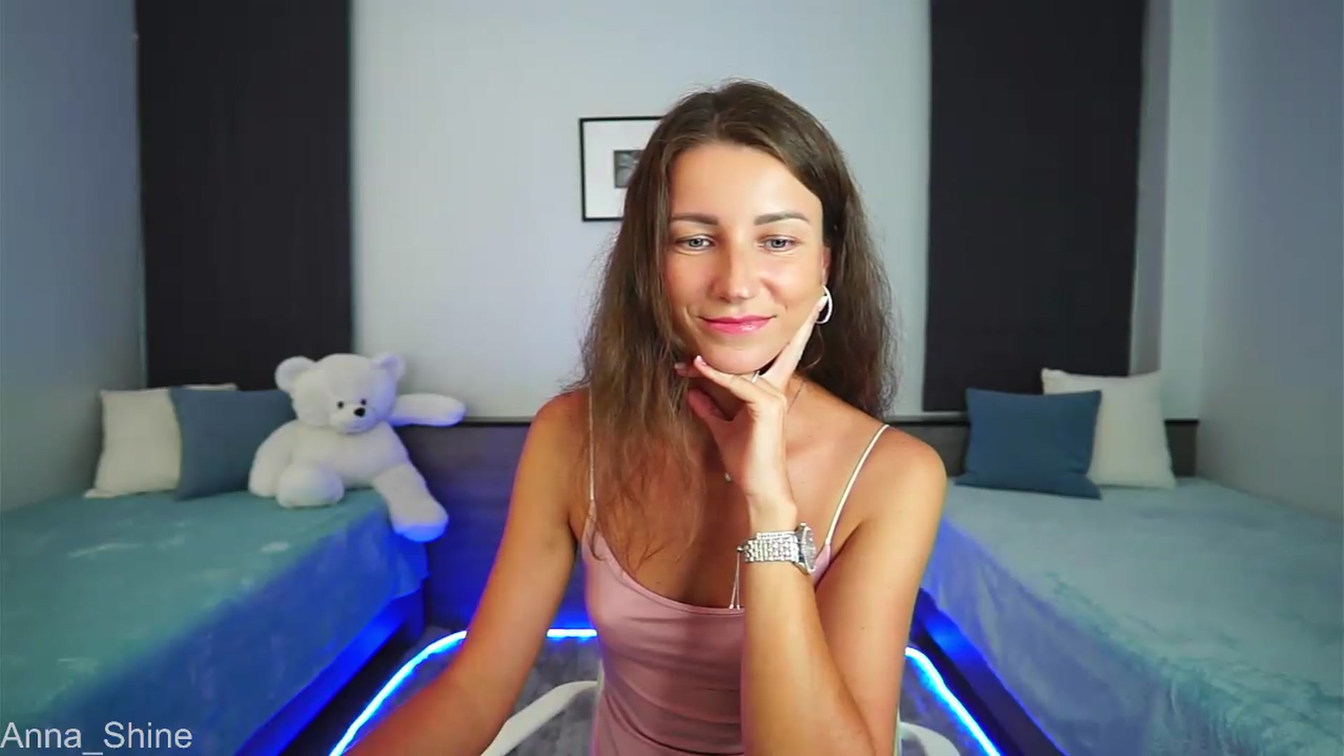Gallery image thumbnail from Anna_Shine89's myfreecams stream on, 08/29/2026, 10:47 image 16 of 20