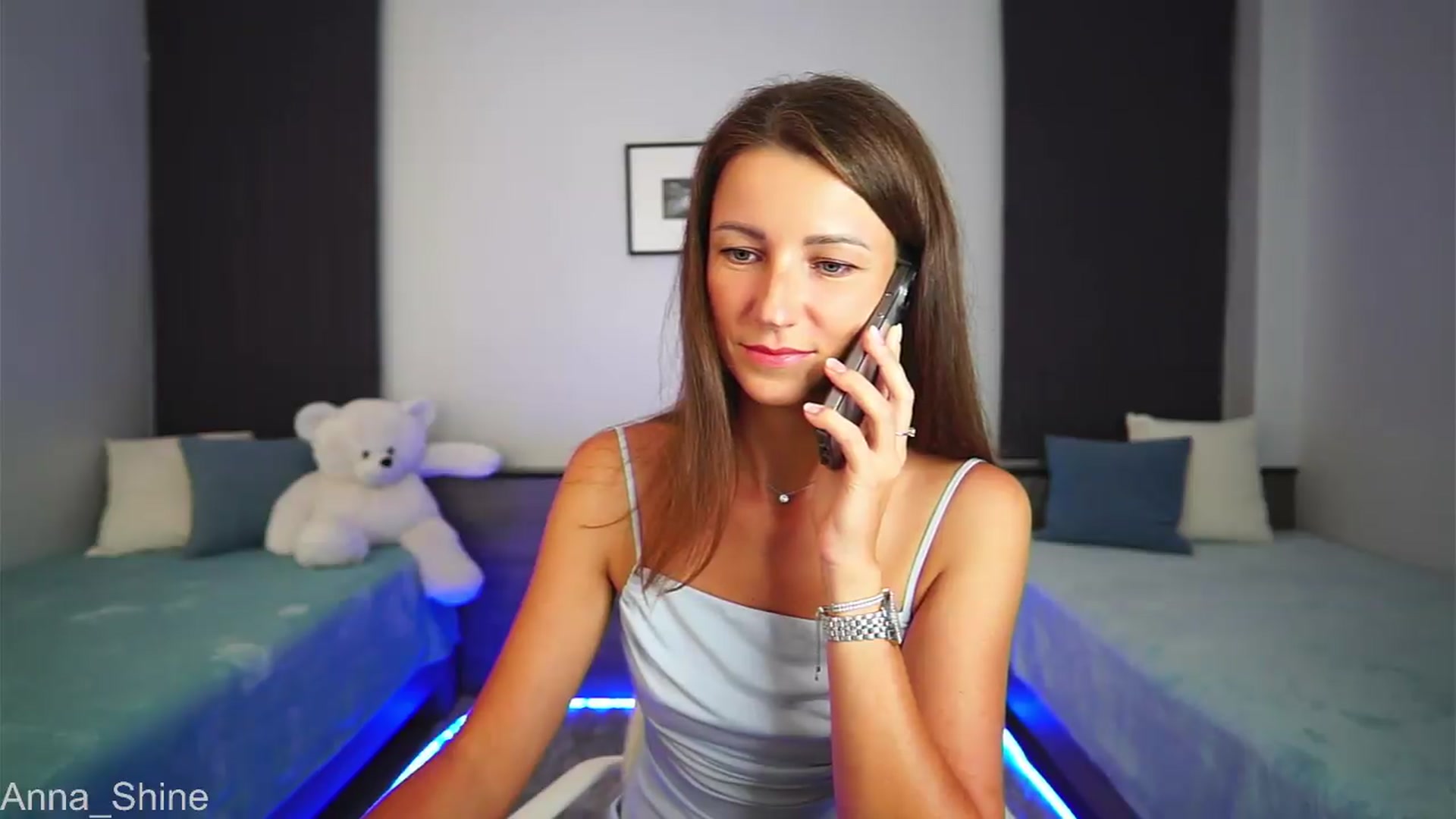 Gallery image thumbnail from Anna_Shine89's myfreecams stream on, 09/12/2026, 13:05 image 3 of 20