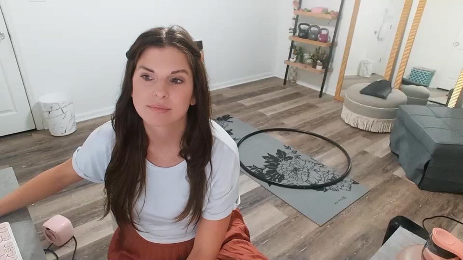 Gallery image thumbnail from Anna__Online's myfreecams stream on, 09/20/2023, 02:56 image 13 of 20
