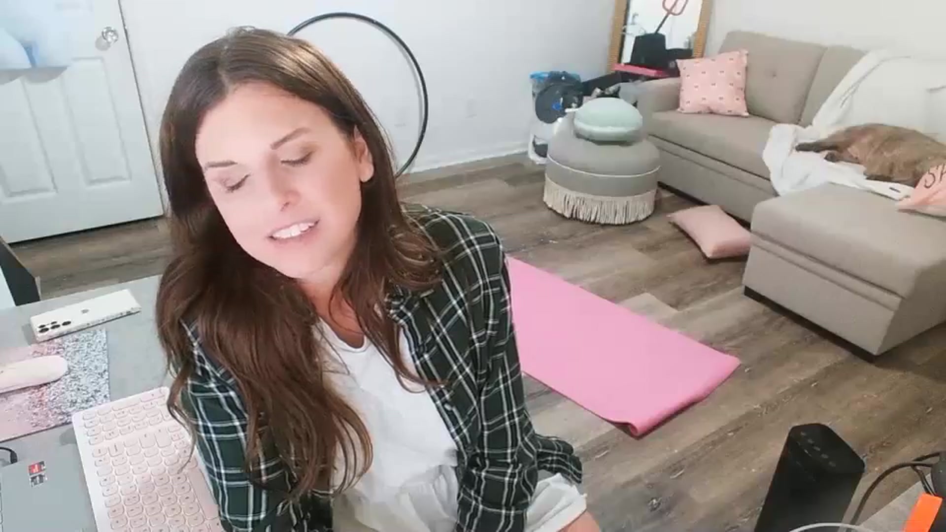 Gallery image thumbnail from Anna__Online's myfreecams stream on, 10/20/2023, 02:58 image 5 of 20