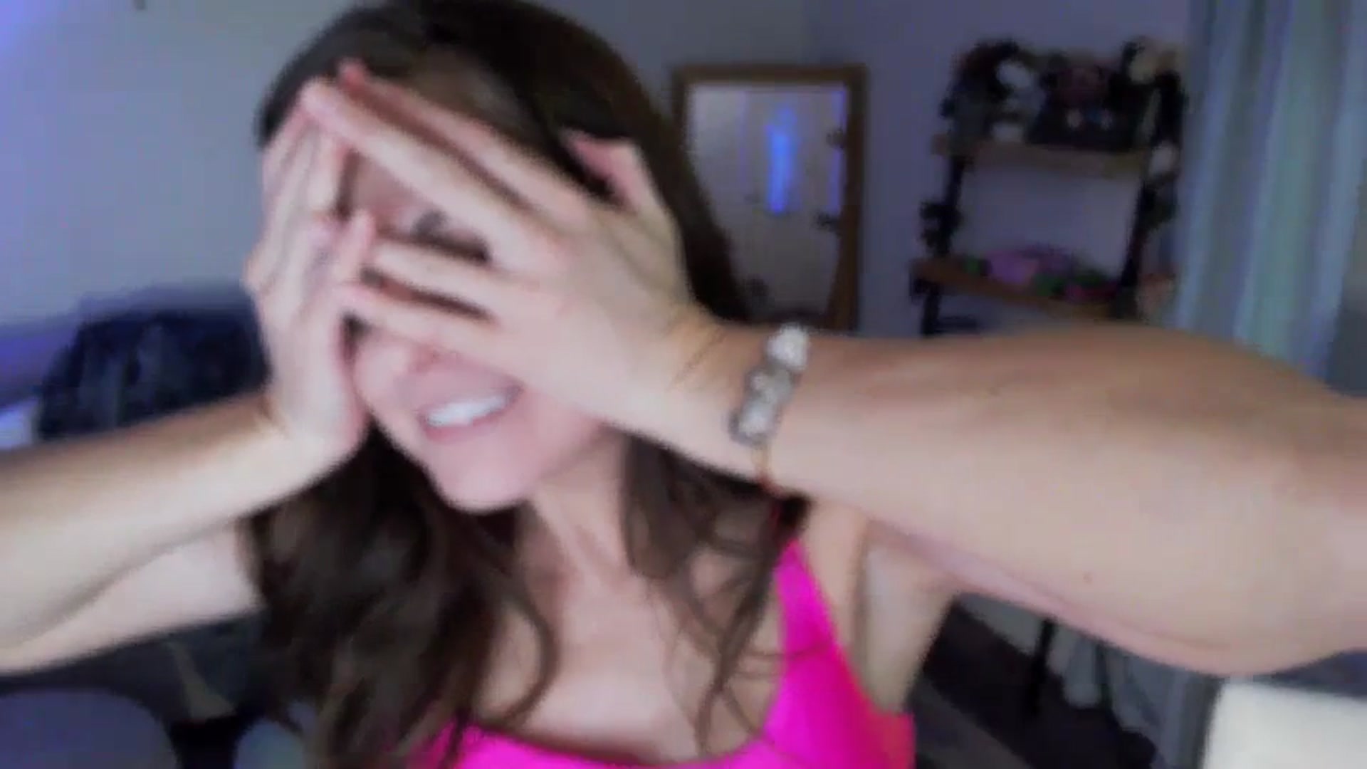 Gallery image thumbnail from Anna__Online's myfreecams stream on, 11/08/2023, 04:13 image 8 of 20