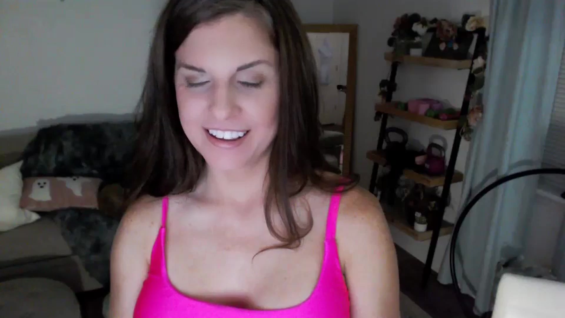 Gallery image thumbnail from Anna__Online's myfreecams stream on, 11/08/2023, 04:13 image 7 of 20