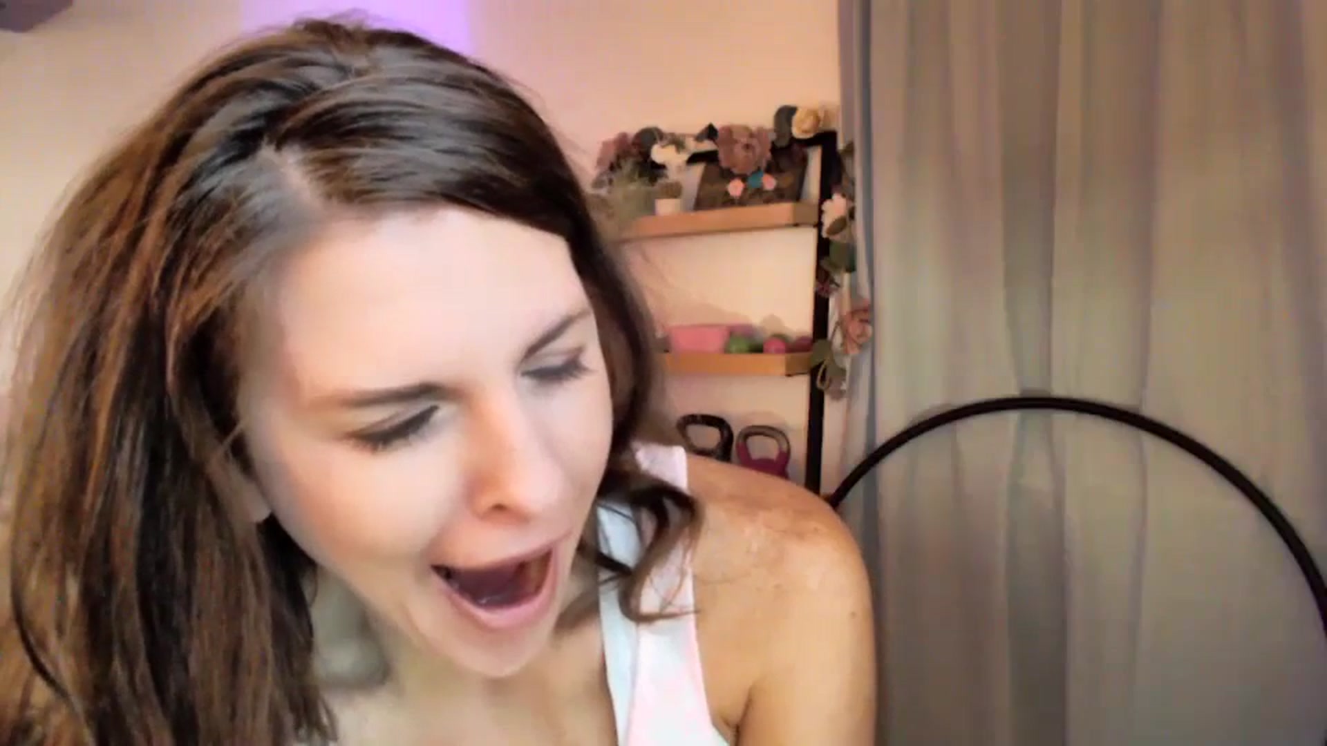 Gallery image thumbnail from Anna__Online's myfreecams stream on, 11/16/2023, 03:39 image 6 of 20