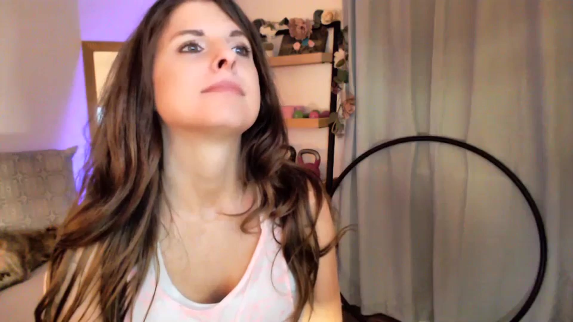 Gallery image thumbnail from Anna__Online's myfreecams stream on, 11/16/2023, 03:39 image 9 of 20