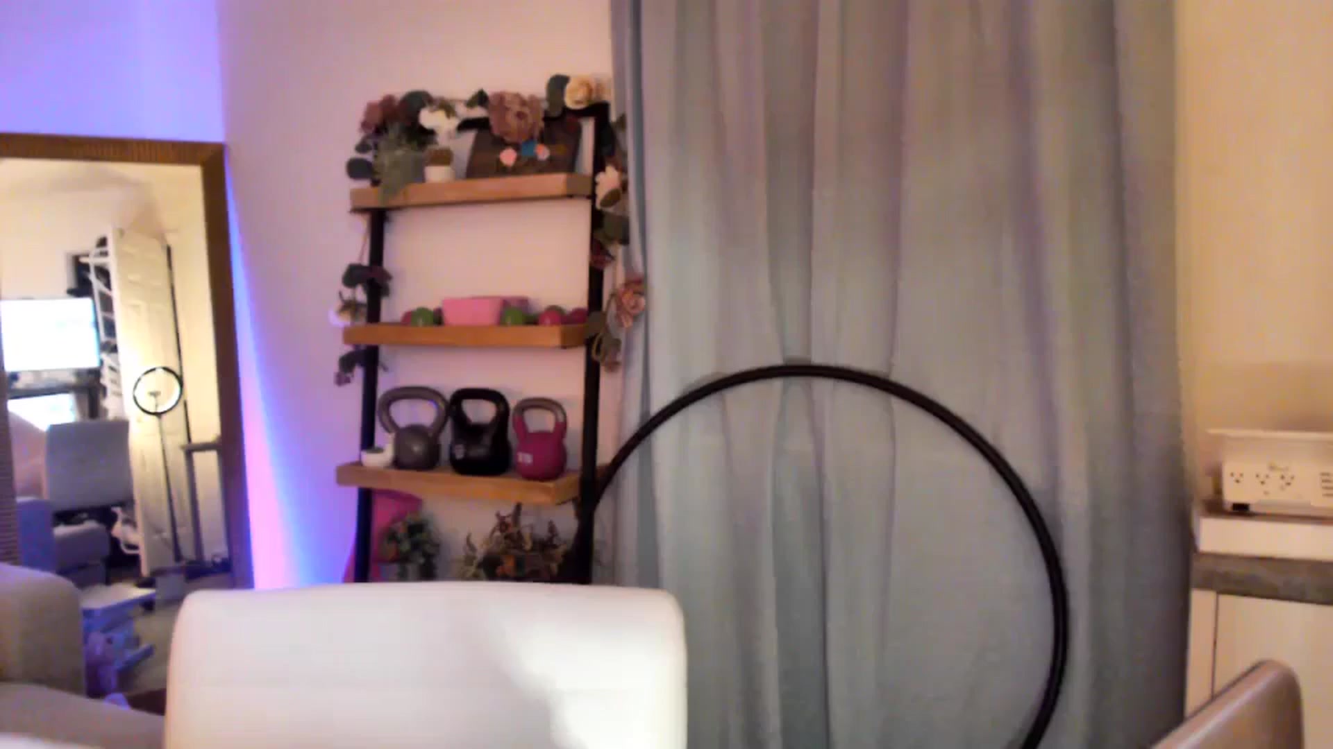 Gallery image thumbnail from Anna__Online's myfreecams stream on, 11/16/2023, 03:39 image 14 of 20