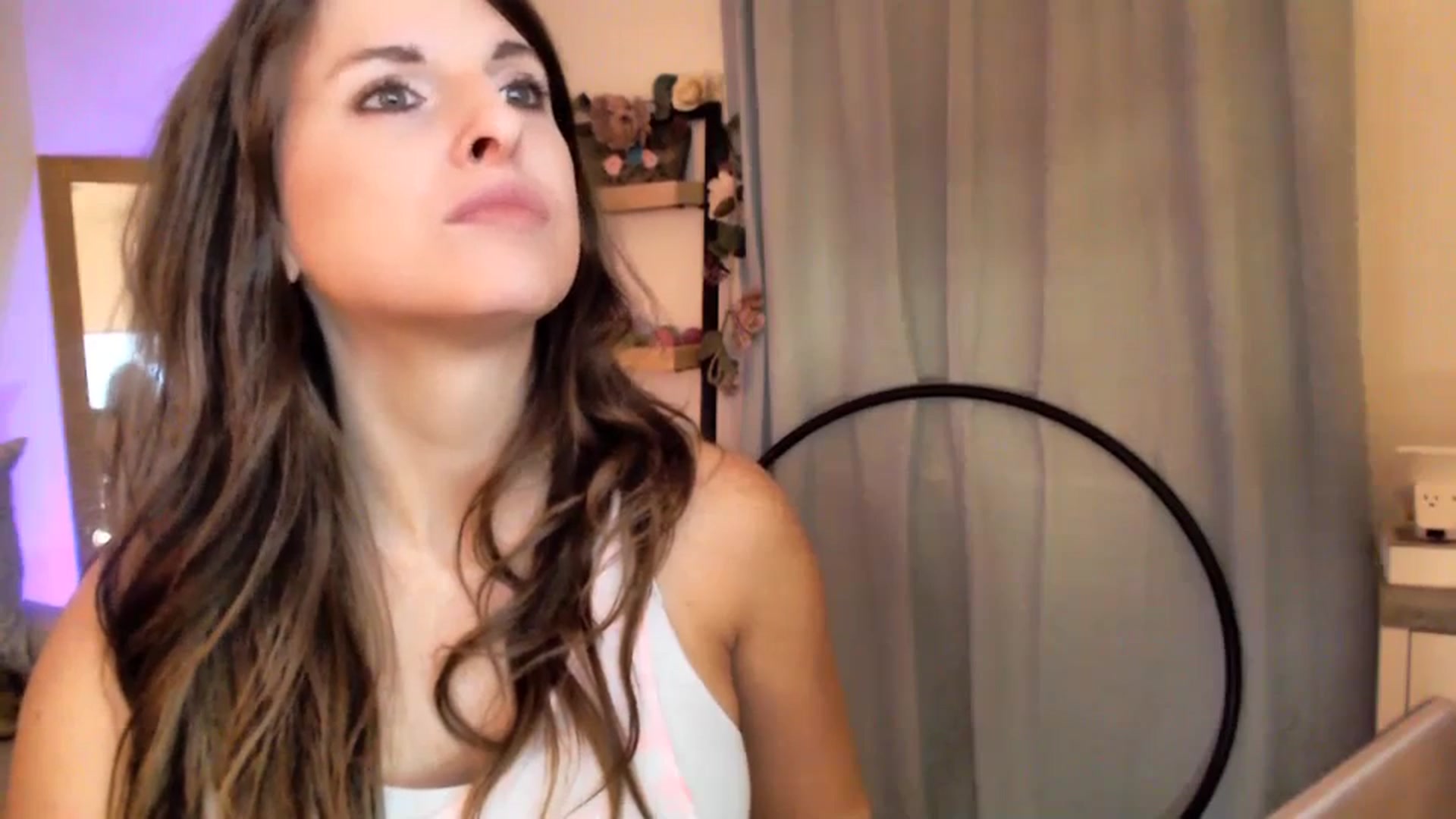 Gallery image thumbnail from Anna__Online's myfreecams stream on, 11/16/2023, 03:39 image 13 of 20