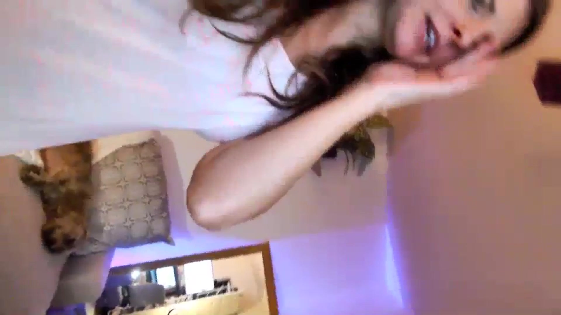 Gallery image thumbnail from Anna__Online's myfreecams stream on, 11/16/2023, 03:39 image 11 of 20