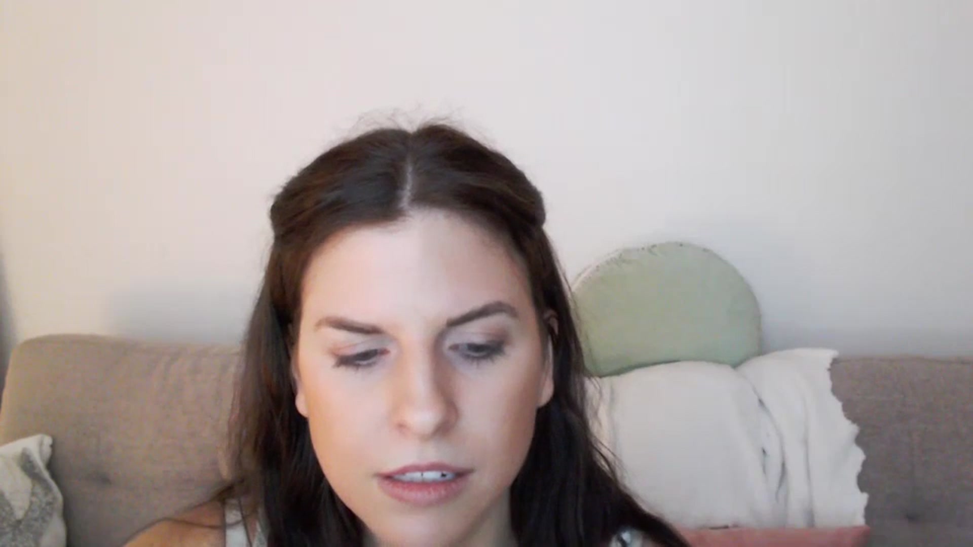 Gallery image thumbnail from Anna__Online's myfreecams stream on, 12/21/2023, 03:51 image 15 of 20