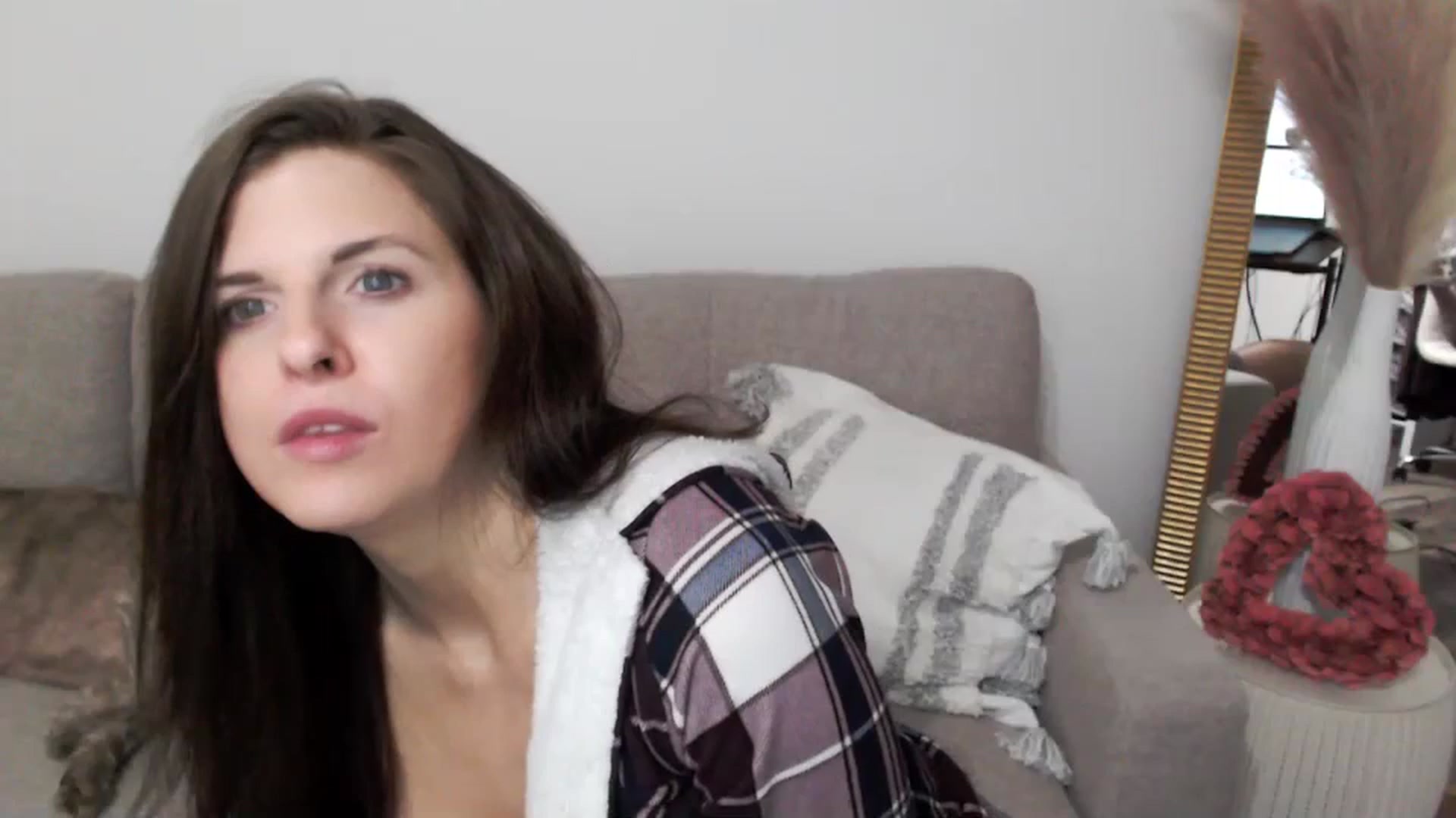 Gallery image thumbnail from Anna__Online's myfreecams stream on, 01/14/2024, 03:53 image 18 of 20